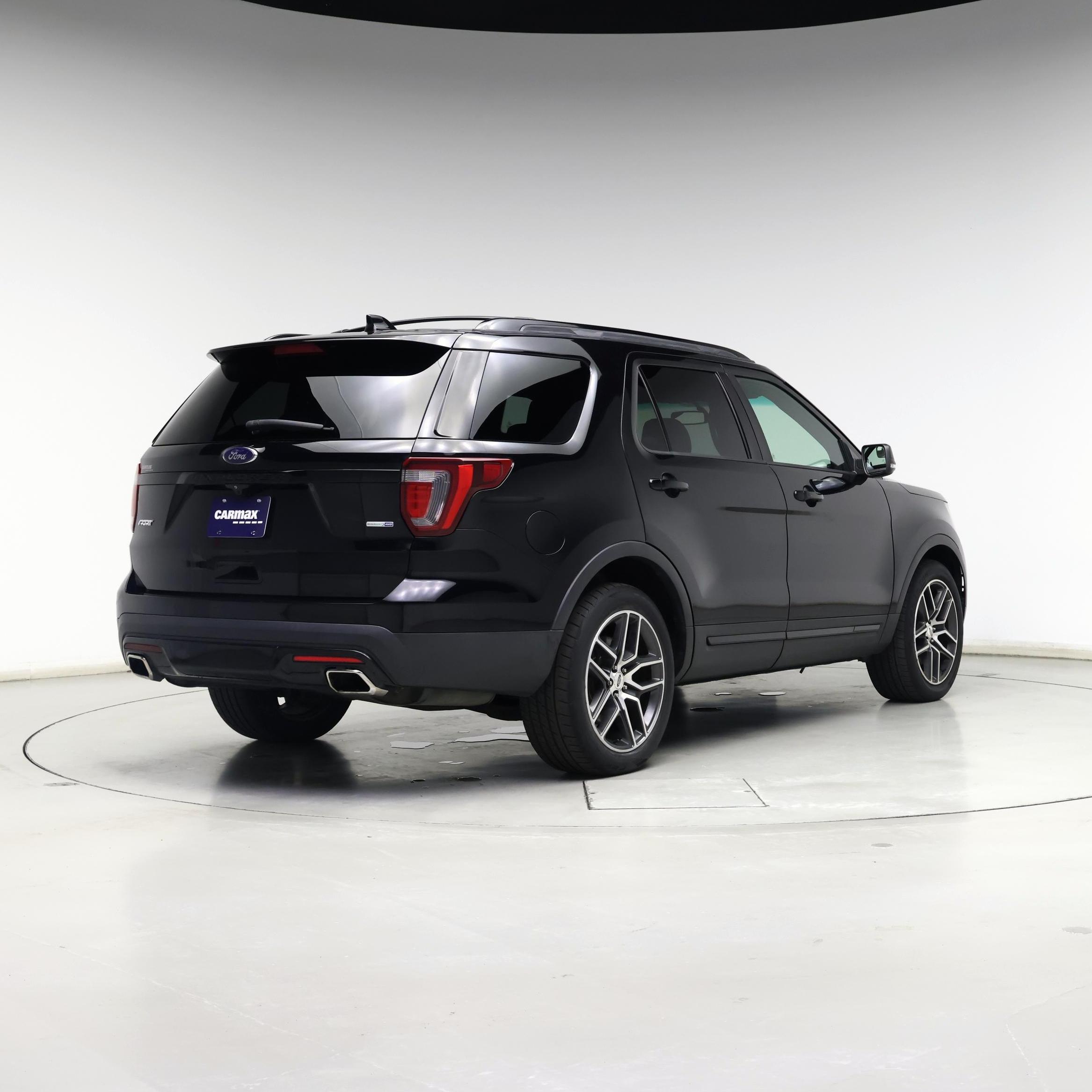 Thumbnail: 2016 Ford Explorer - 8