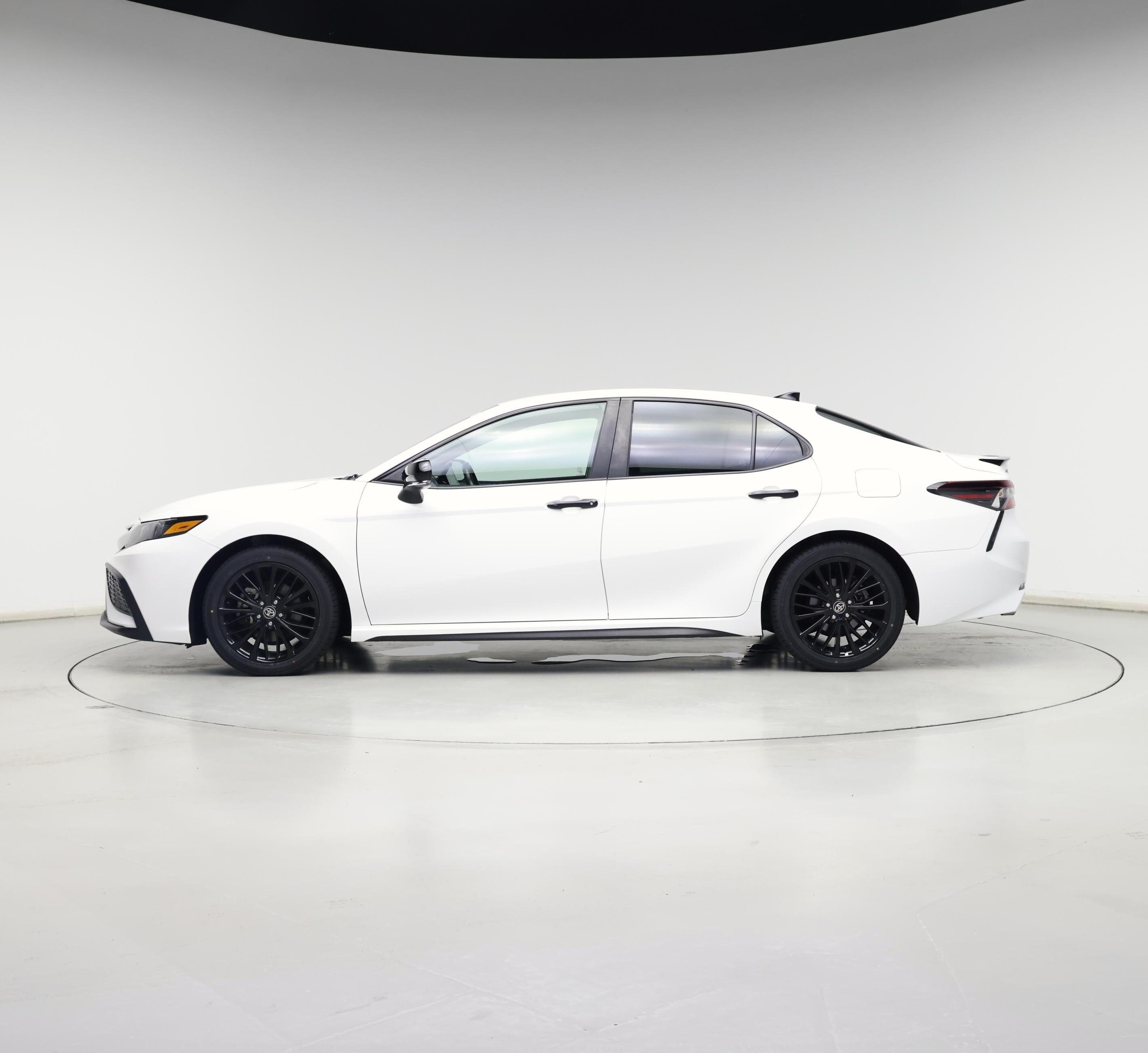 Thumbnail: 2022 Toyota Camry - 3