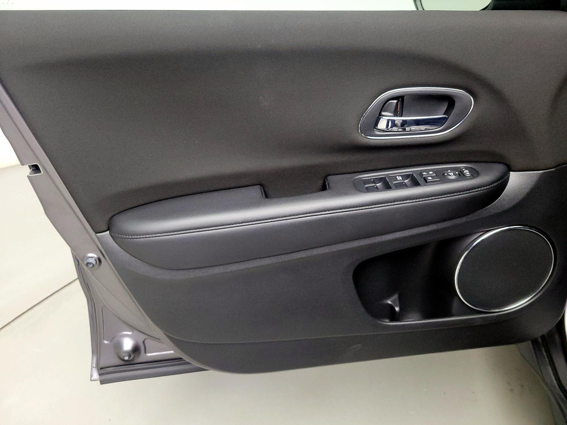 Thumbnail: 2017 Honda HR-V - 12