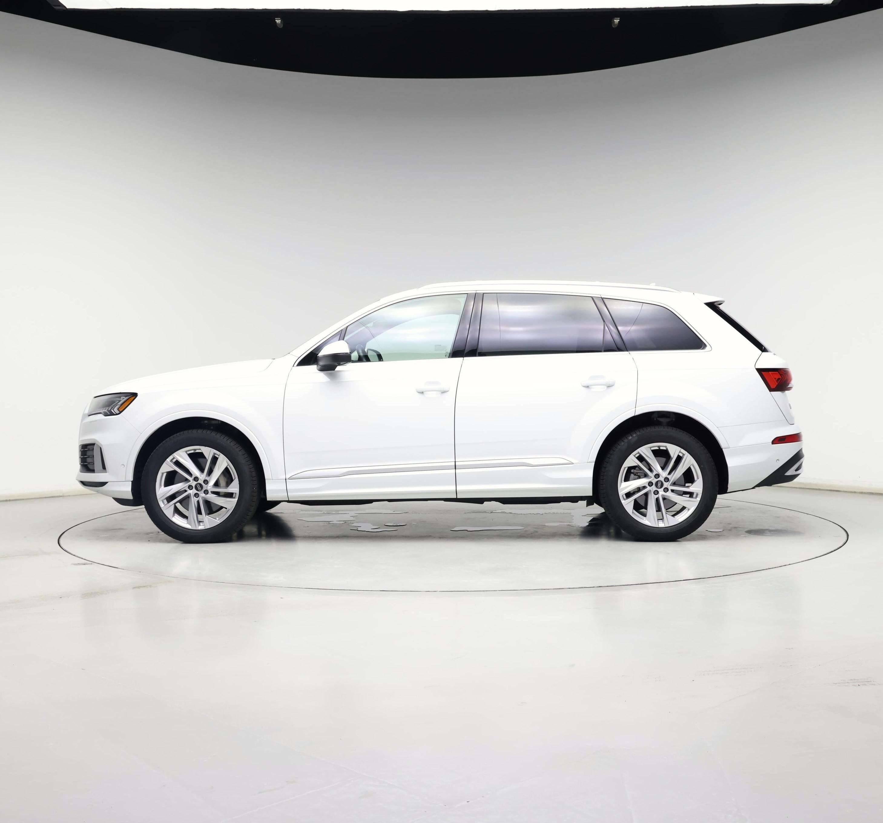 Thumbnail: 2023 Audi Q7 - 3