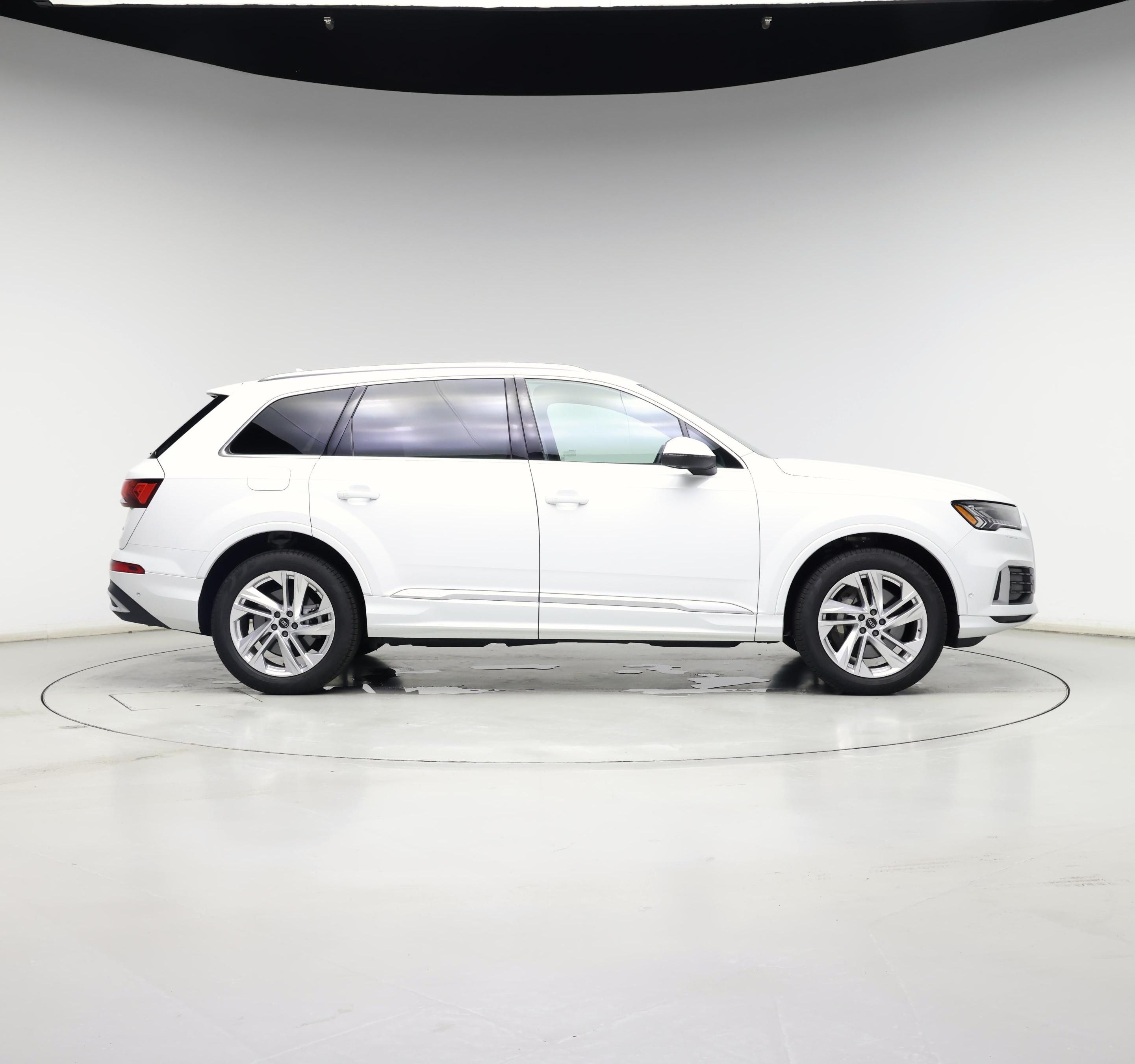 Thumbnail: 2023 Audi Q7 - 7