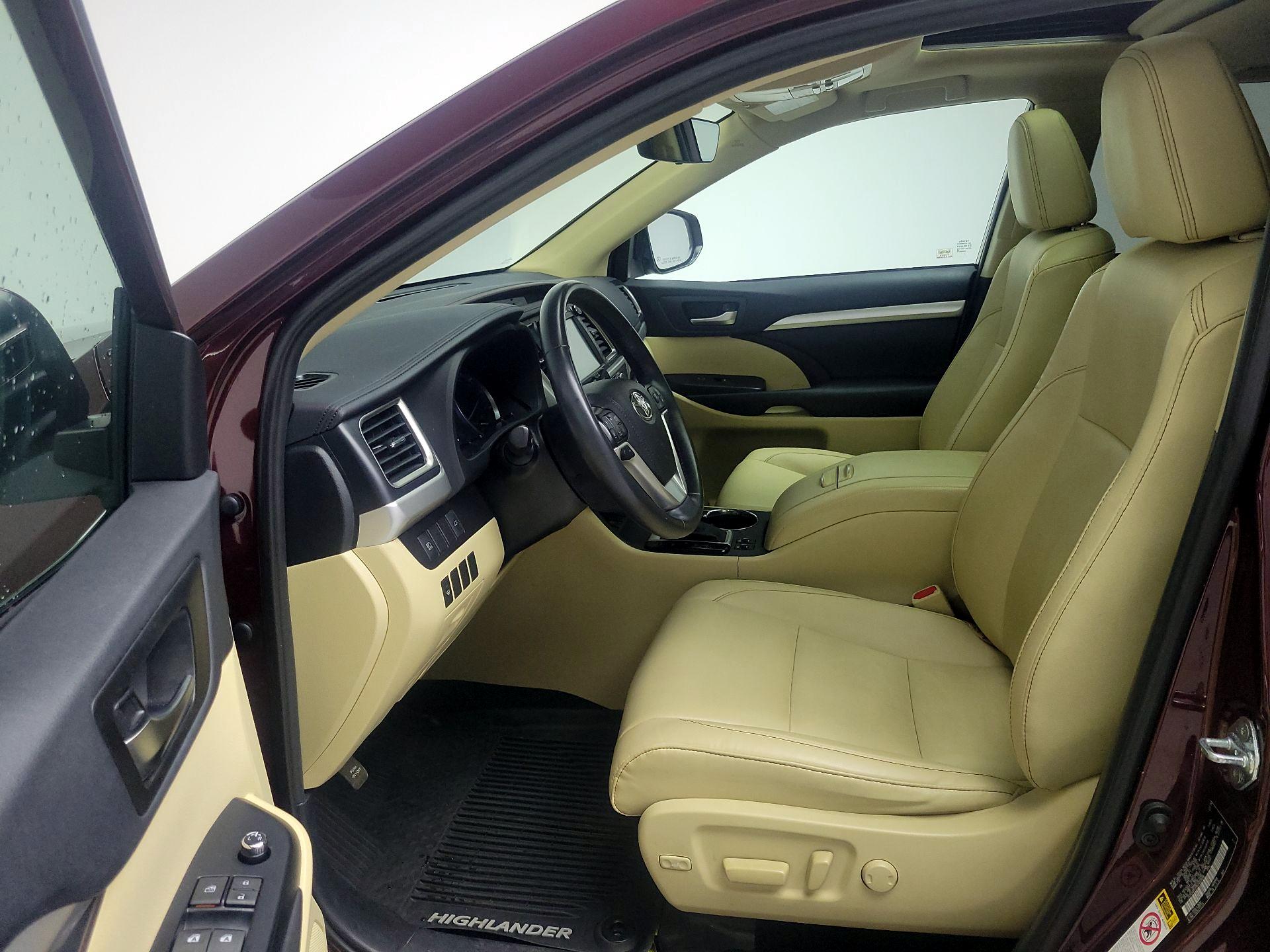 Thumbnail: 2019 Toyota Highlander - 11