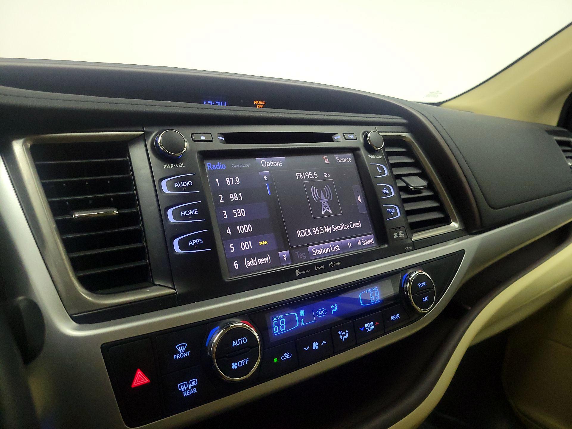 Thumbnail: 2019 Toyota Highlander - 16