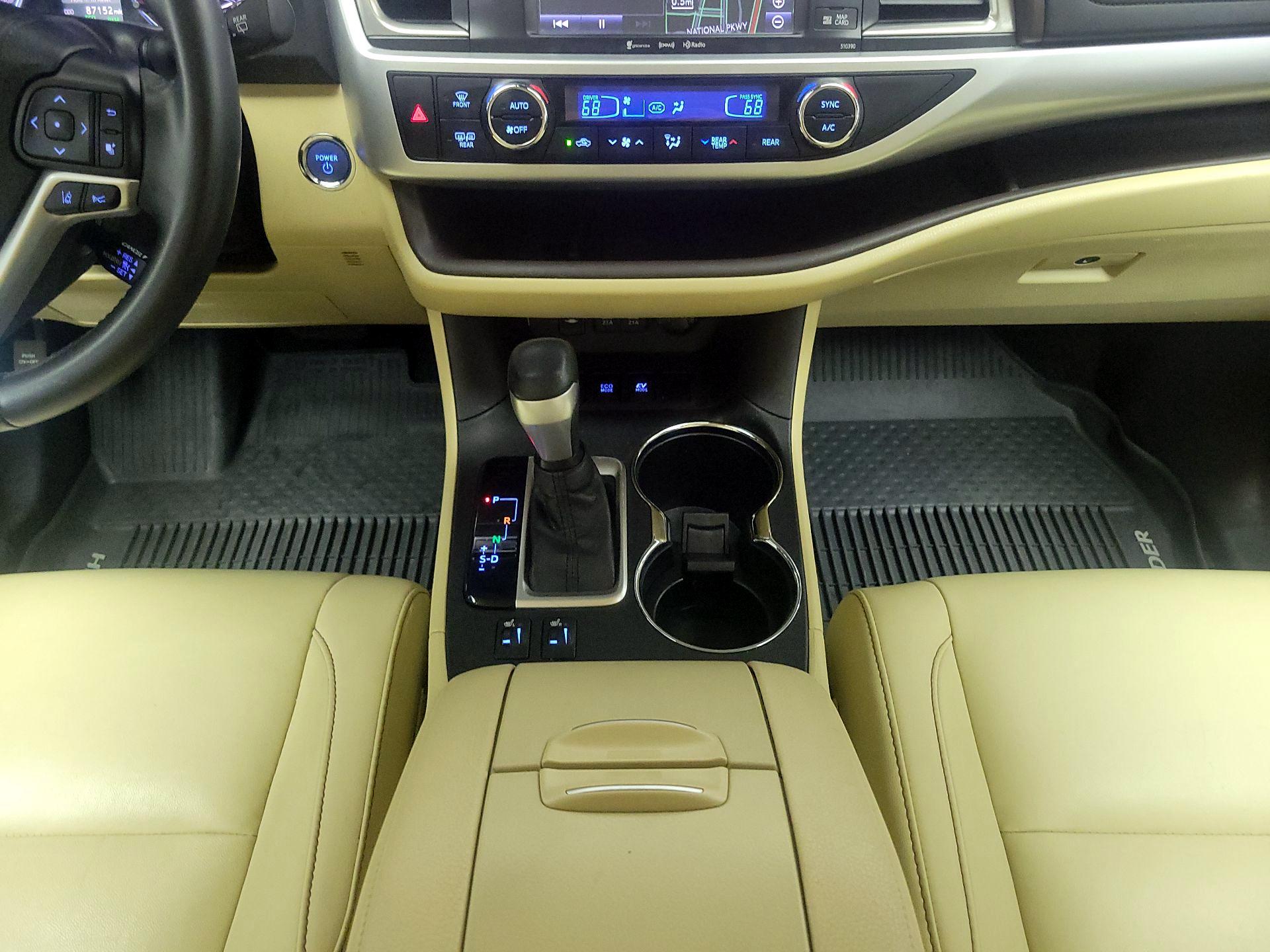 Thumbnail: 2019 Toyota Highlander - 18