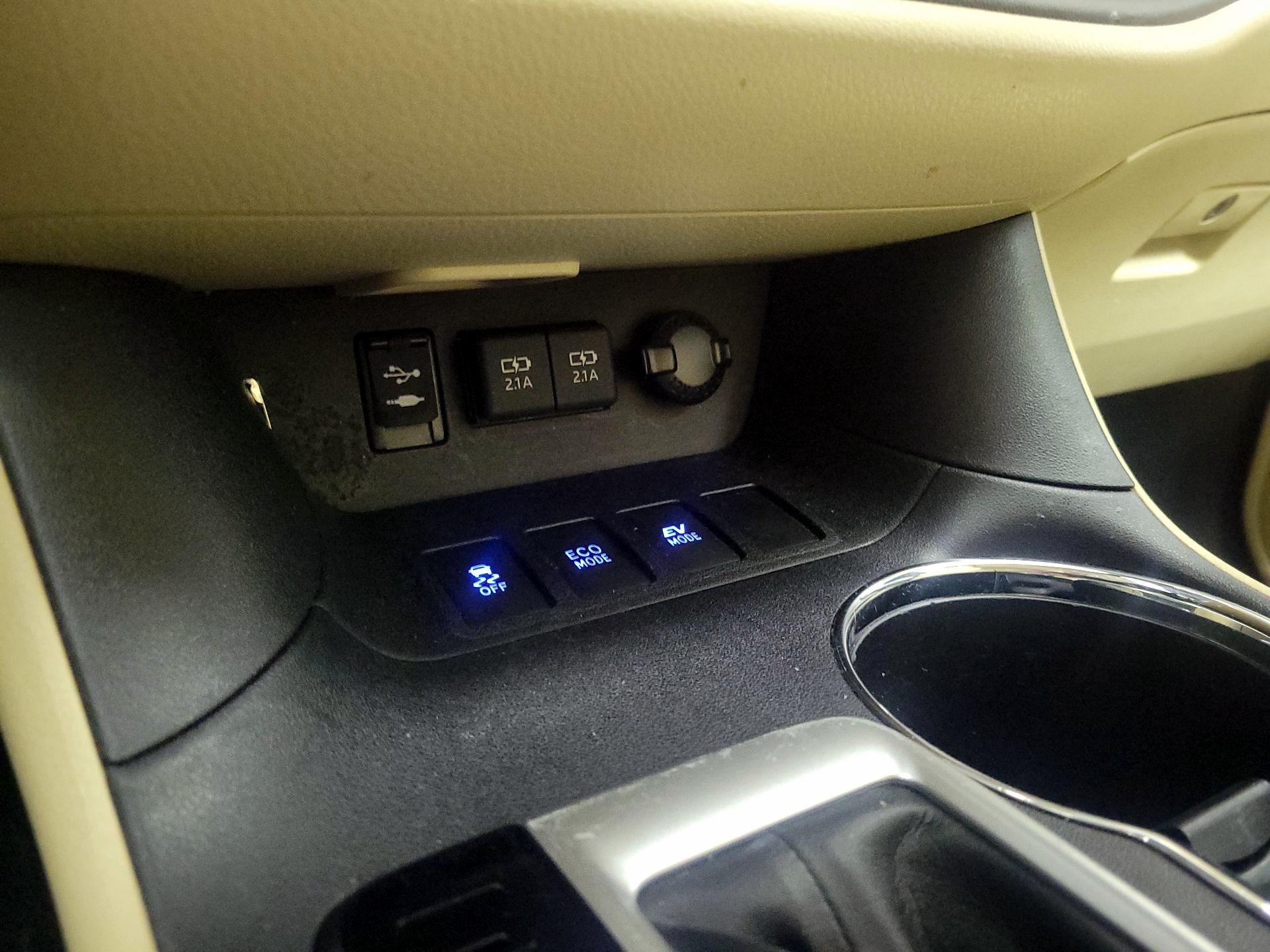 Thumbnail: 2019 Toyota Highlander - 19