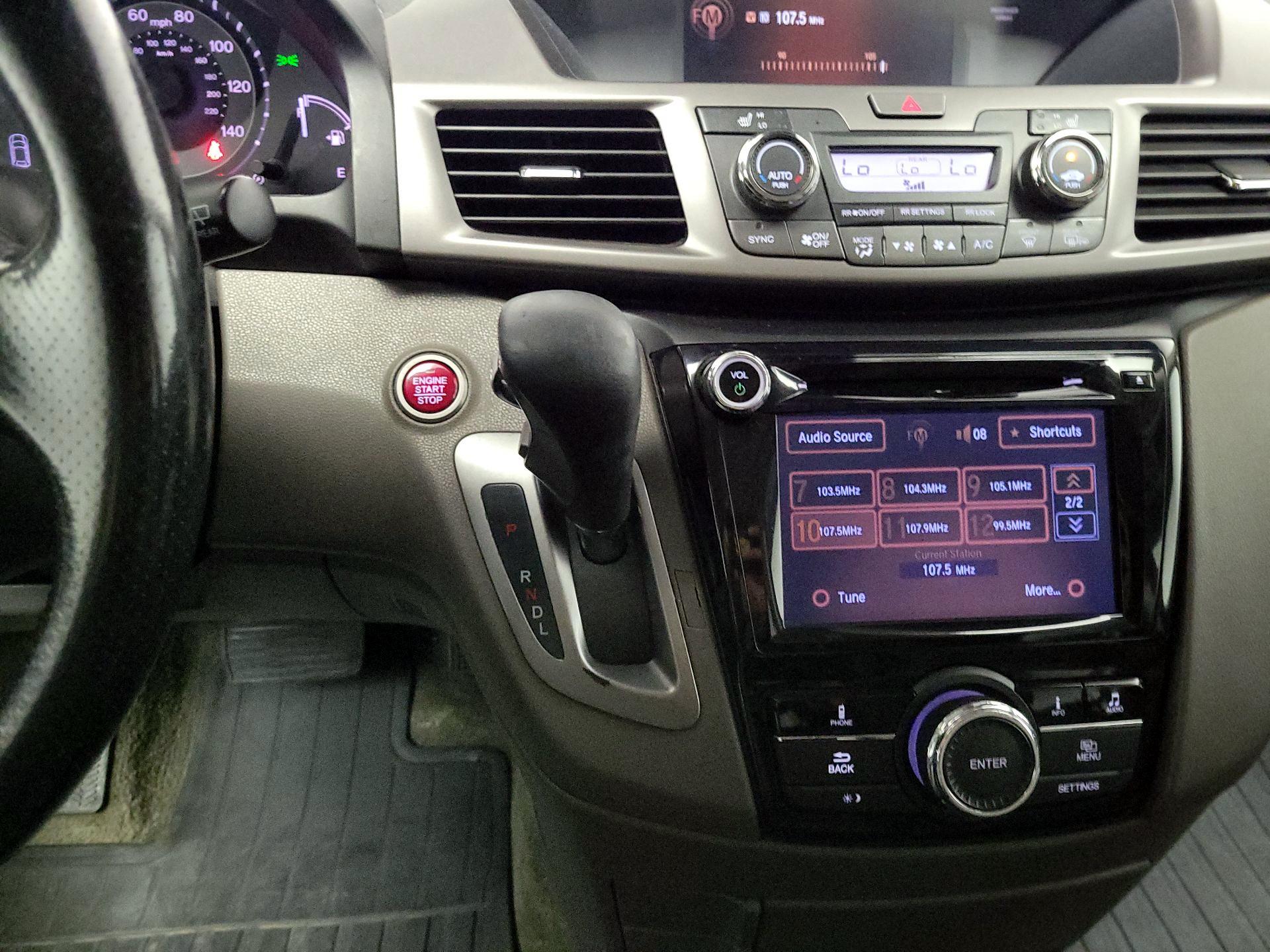 Thumbnail: 2015 Honda Odyssey - 17