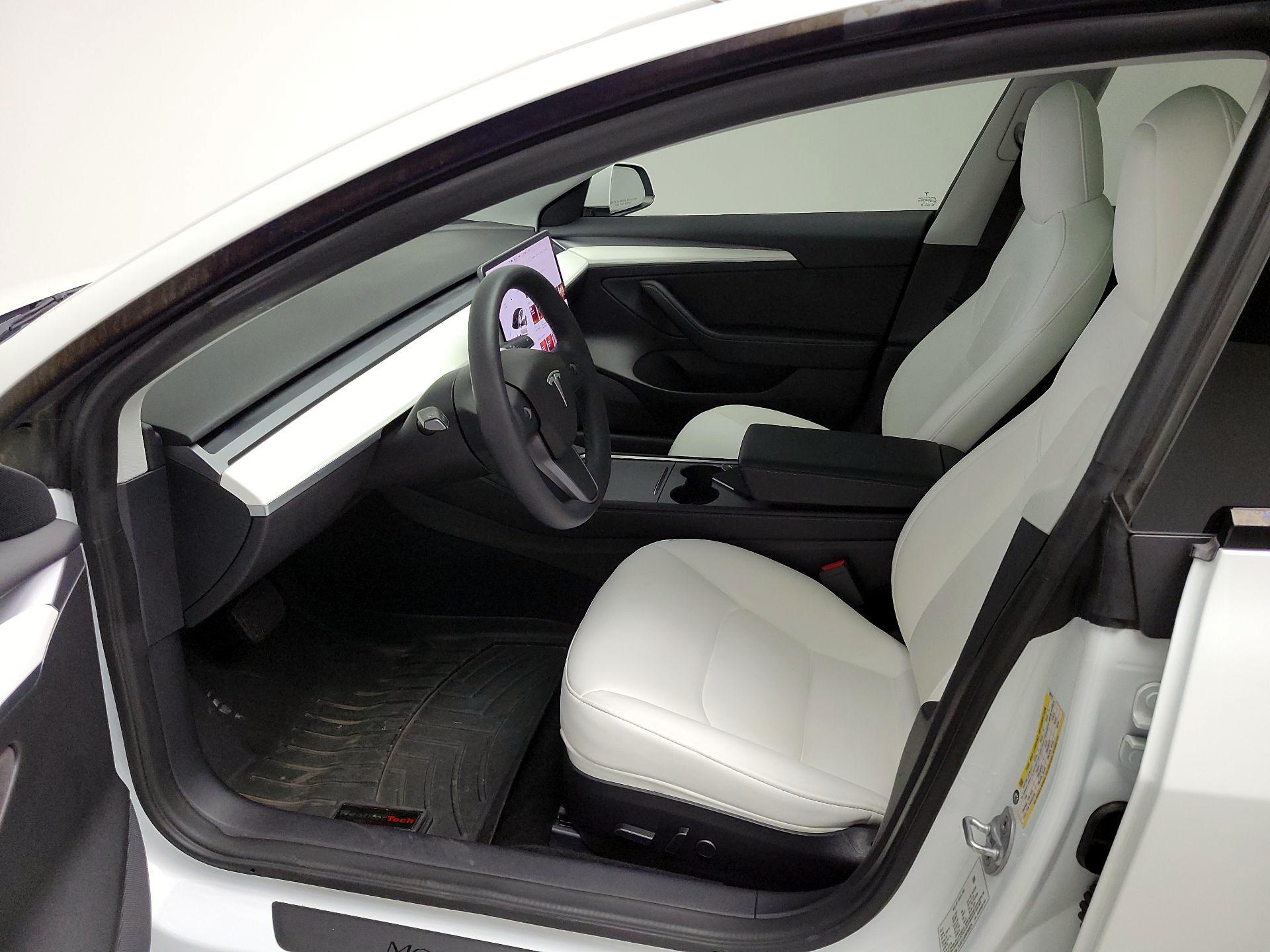 Thumbnail: 2021 Tesla Model 3 - 11