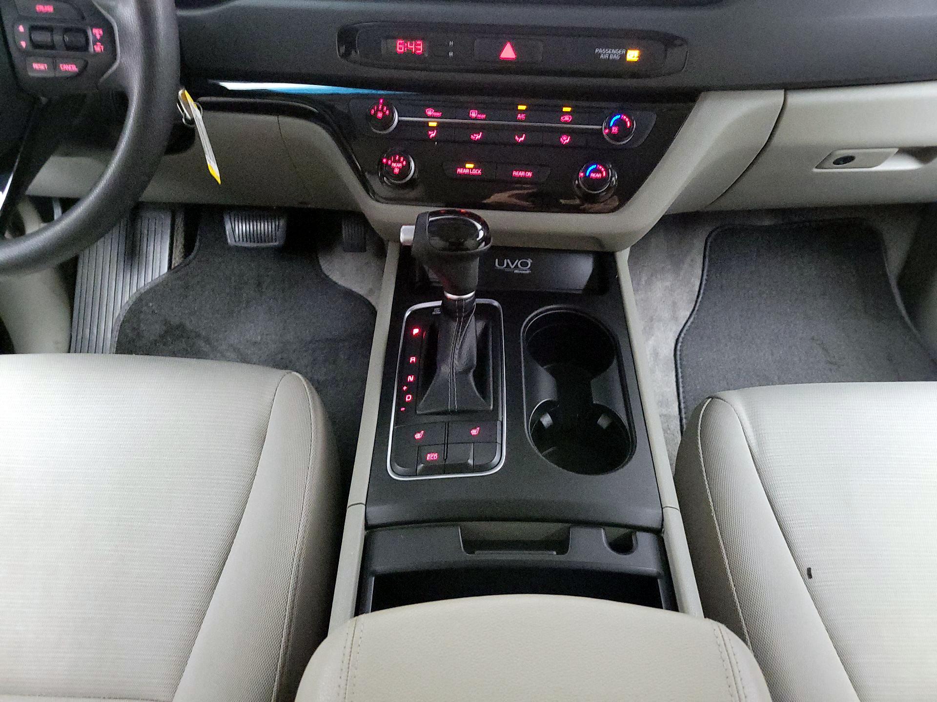 Thumbnail: 2015 Kia Sedona - 17