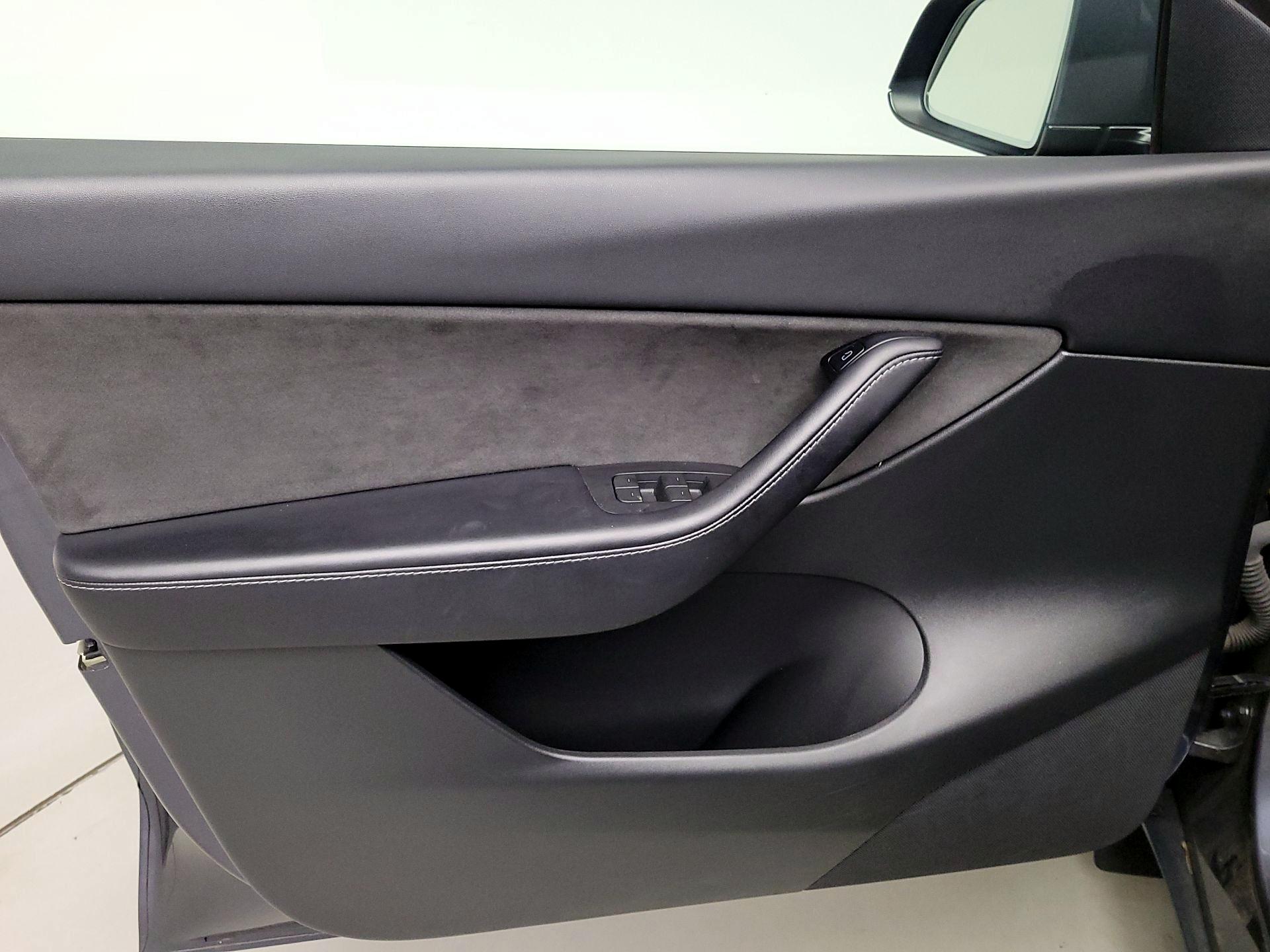 Thumbnail: 2022 Tesla Model Y - 12
