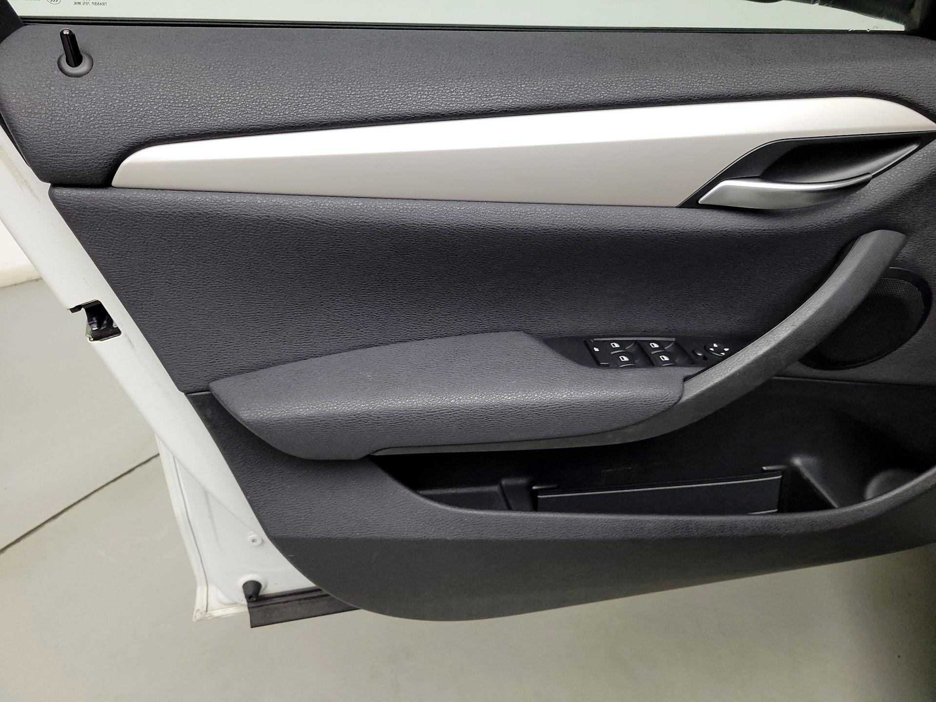 Thumbnail: 2015 BMW X1 - 12