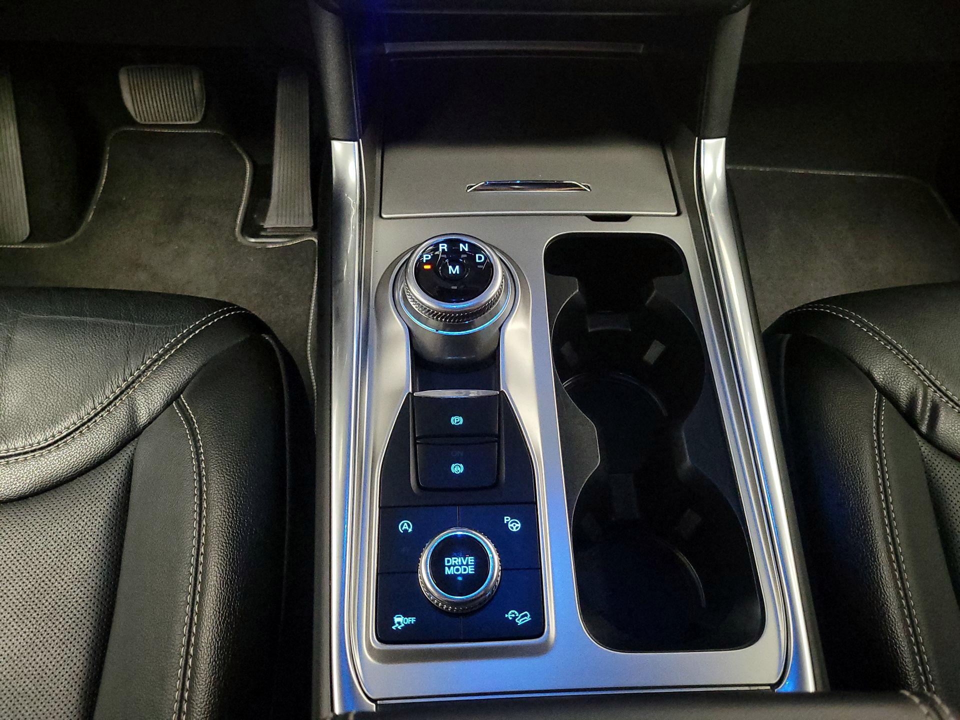 Thumbnail: 2020 Ford Explorer - 18