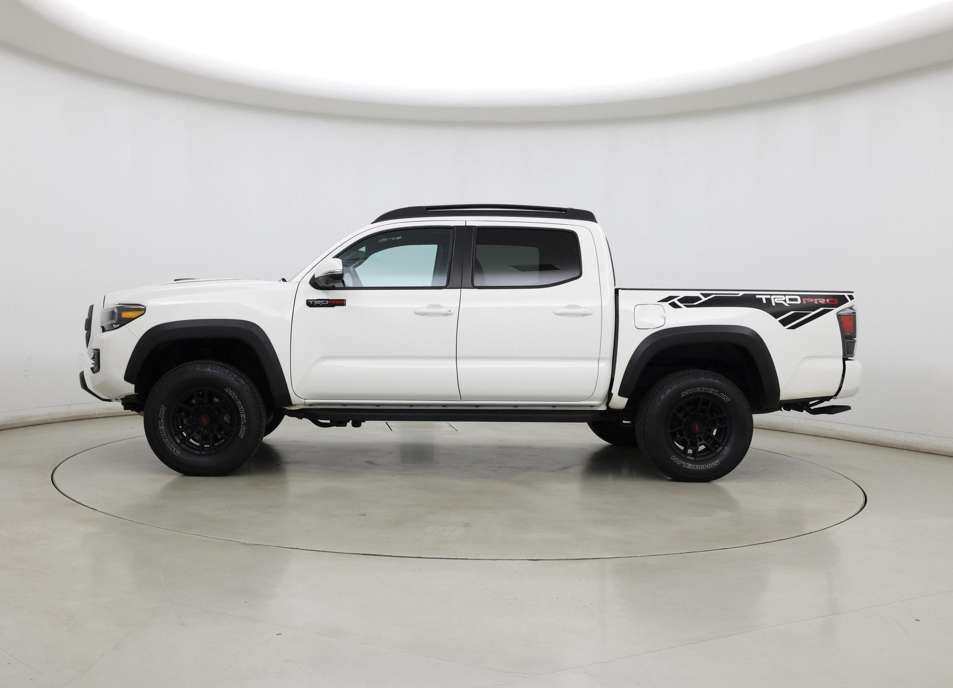 Thumbnail: 2021 Toyota Tacoma - 3