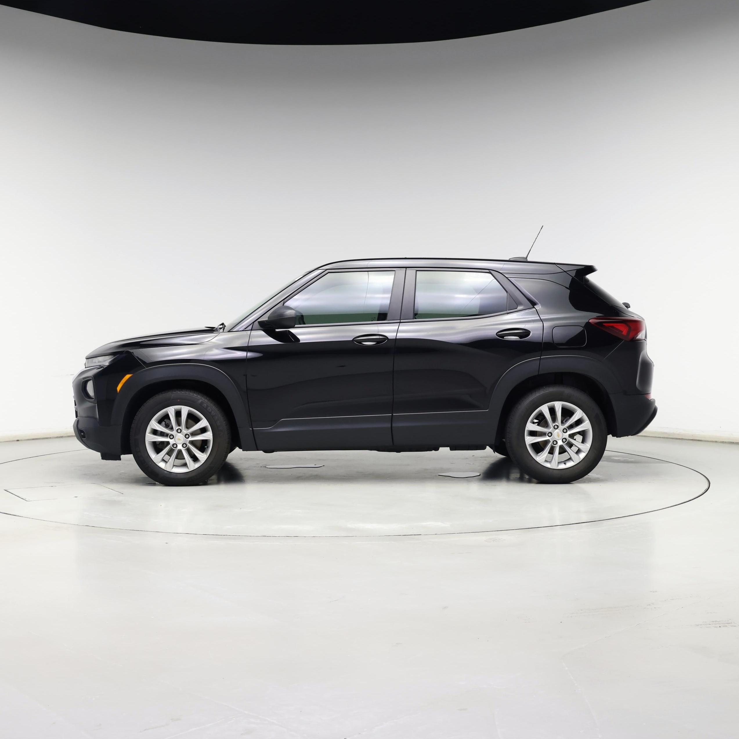 Thumbnail: 2021 Chevrolet TrailBlazer - 3