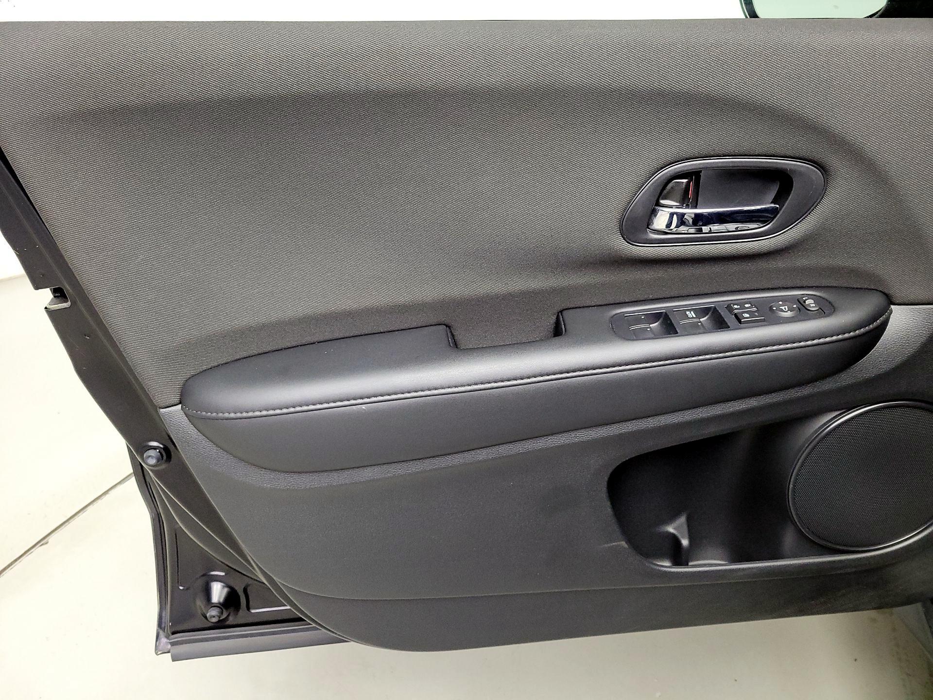 Thumbnail: 2019 Honda HR-V - 12
