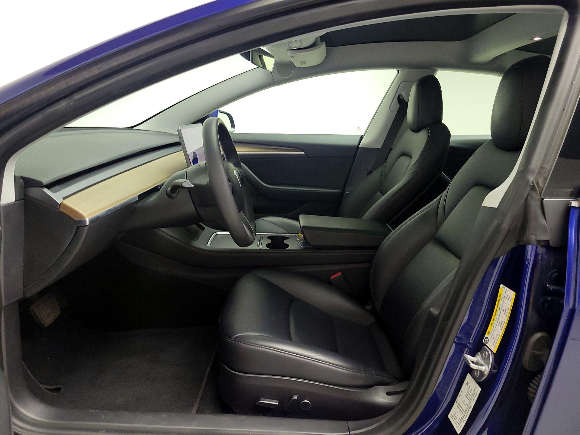 Thumbnail: 2021 Tesla Model 3 - 11