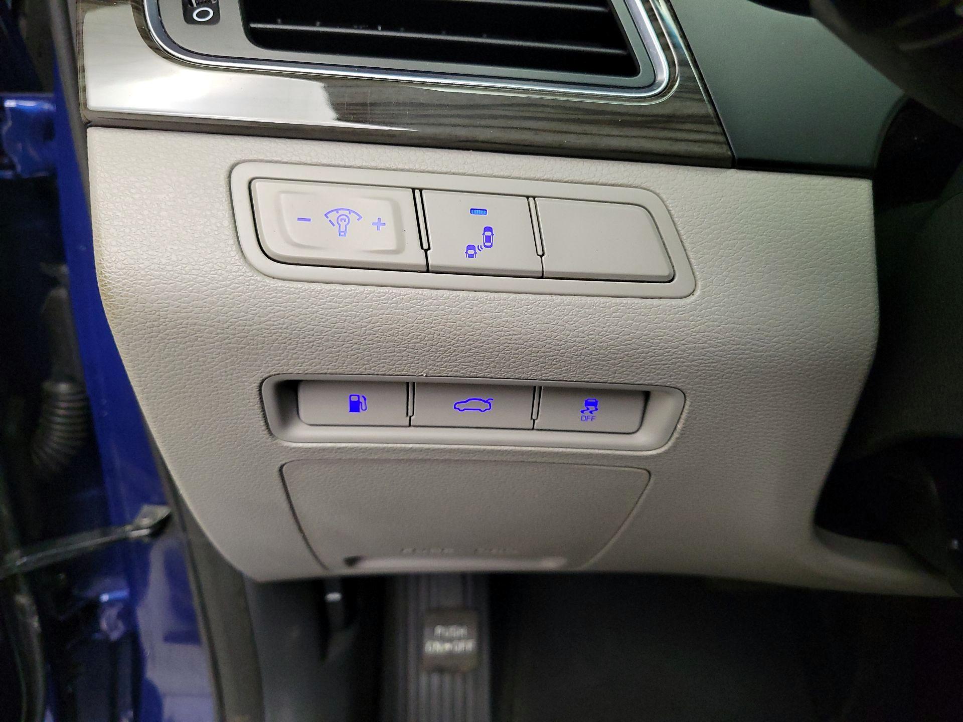 Thumbnail: 2015 Hyundai Sonata - 13