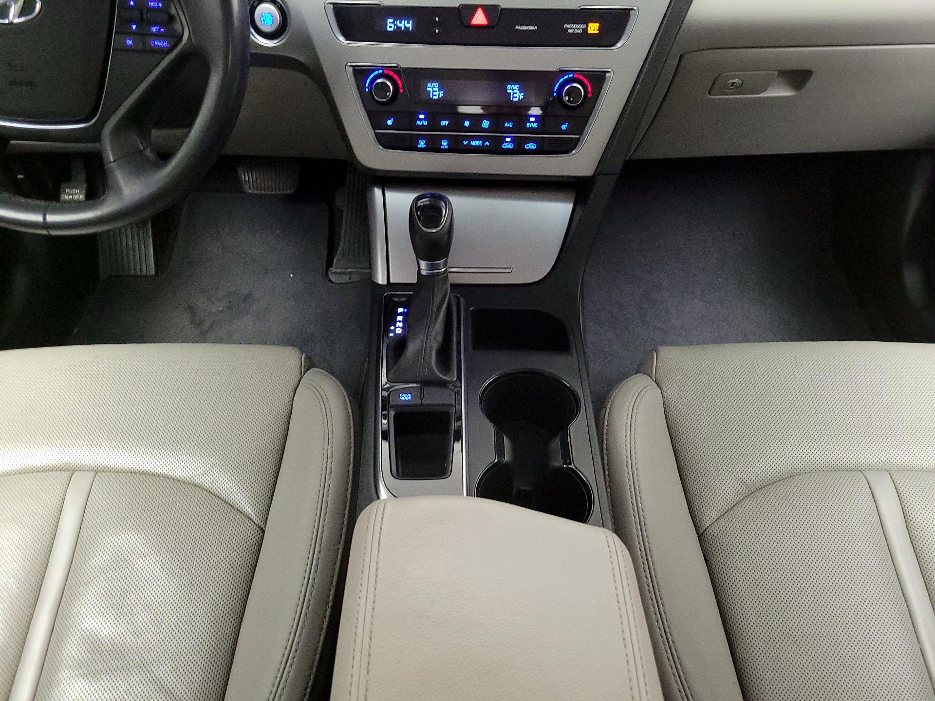 Thumbnail: 2015 Hyundai Sonata - 17