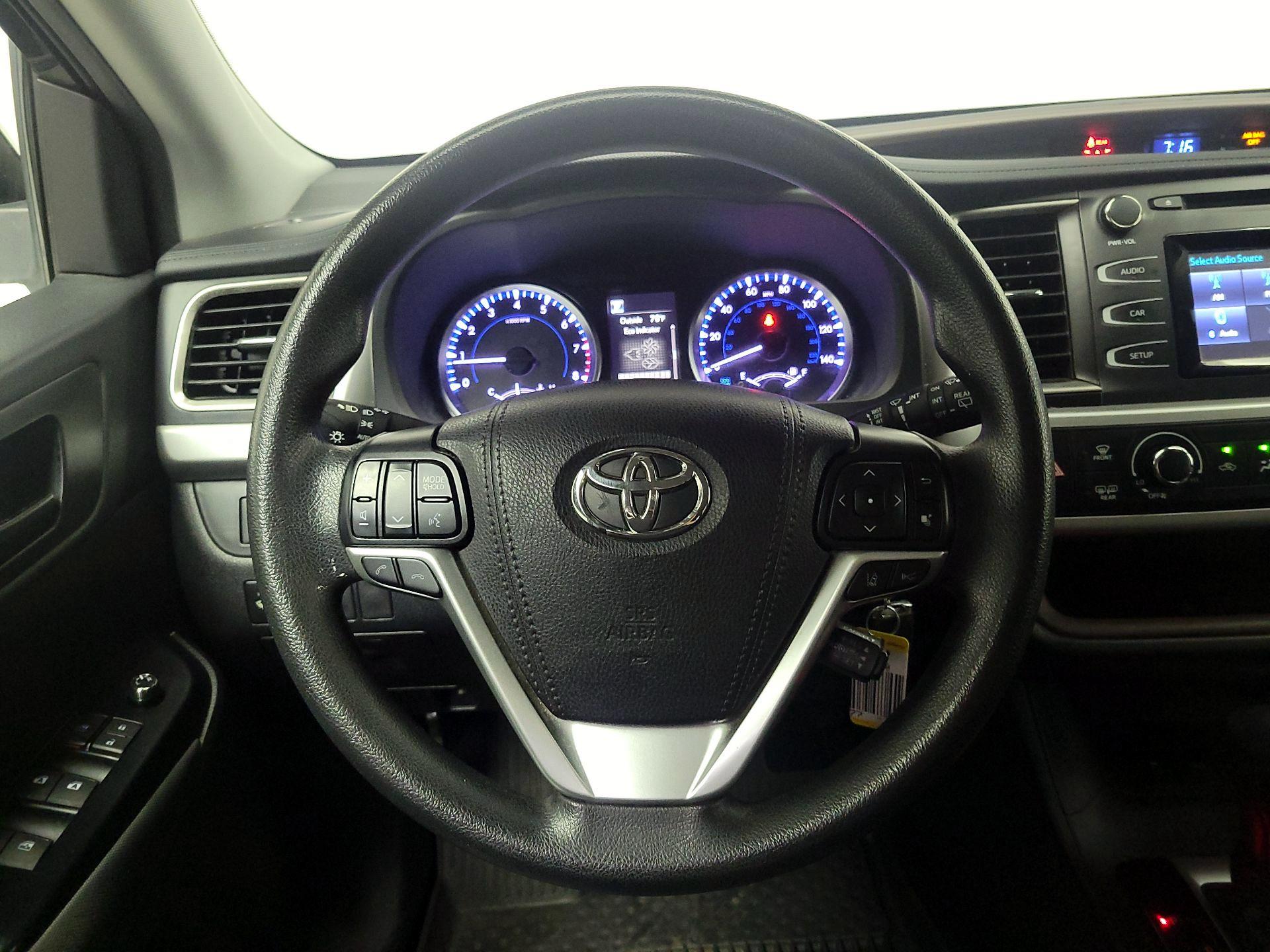 Thumbnail: 2019 Toyota Highlander - 10