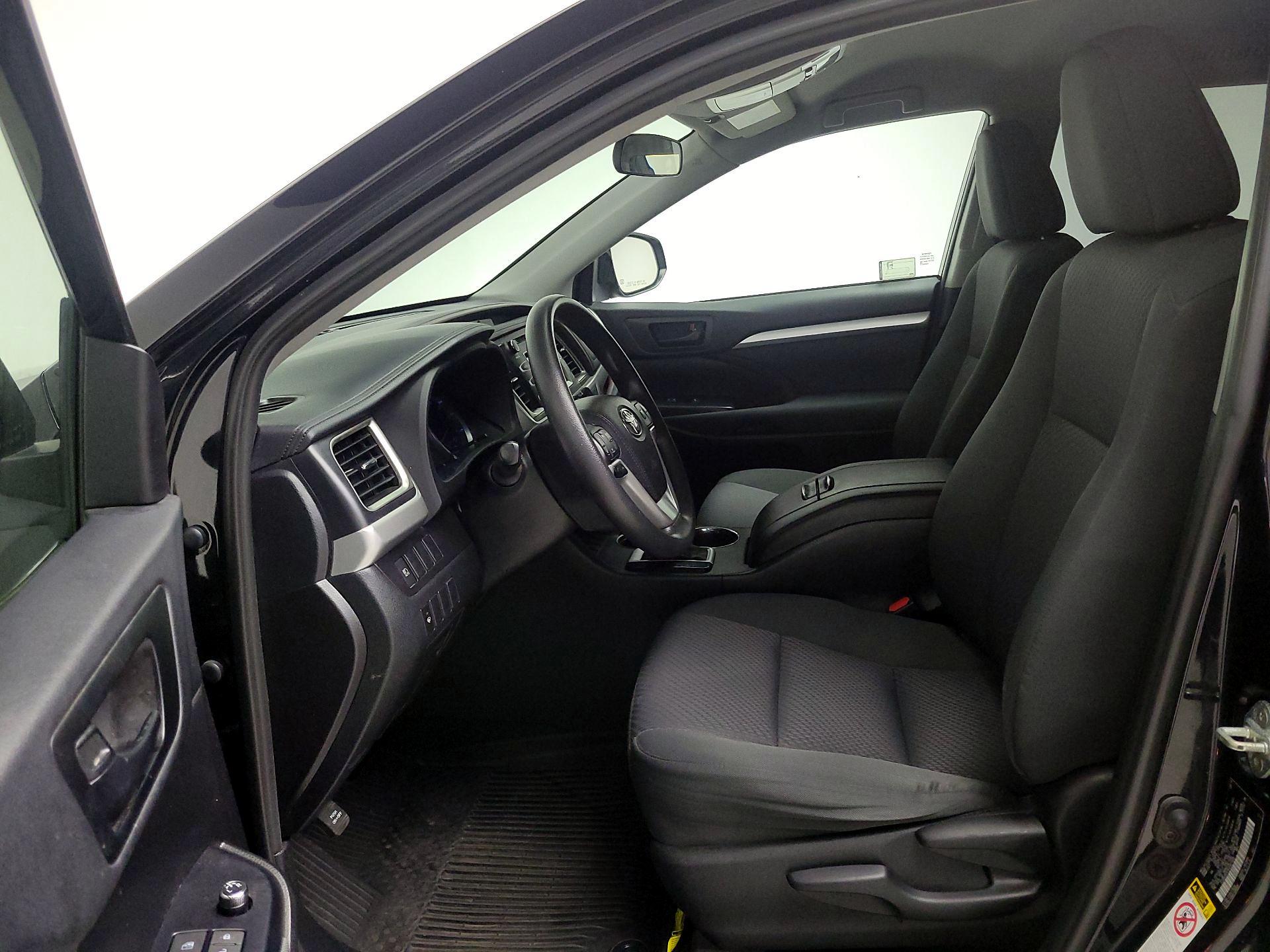 Thumbnail: 2019 Toyota Highlander - 11