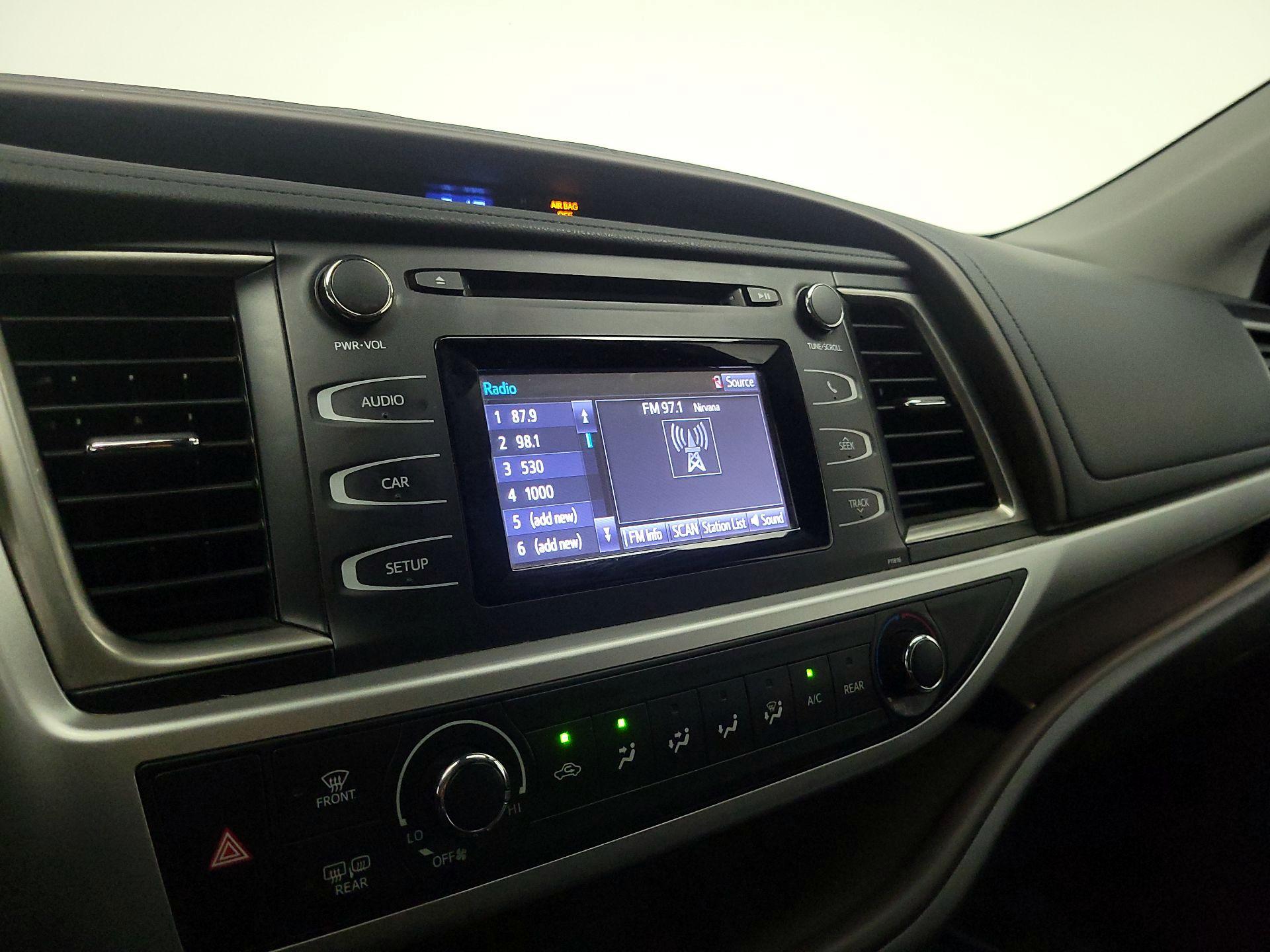 Thumbnail: 2019 Toyota Highlander - 15