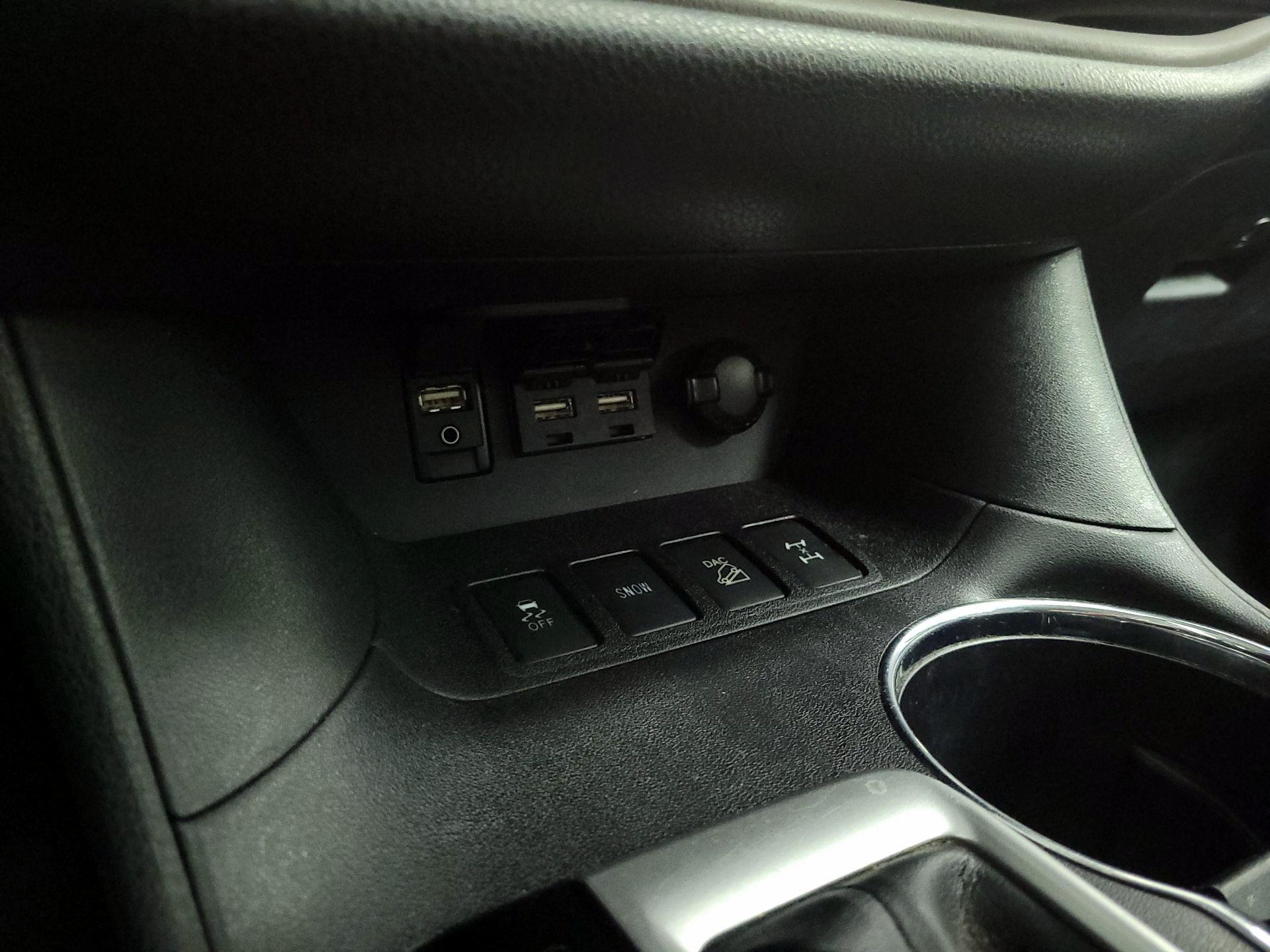 Thumbnail: 2019 Toyota Highlander - 18