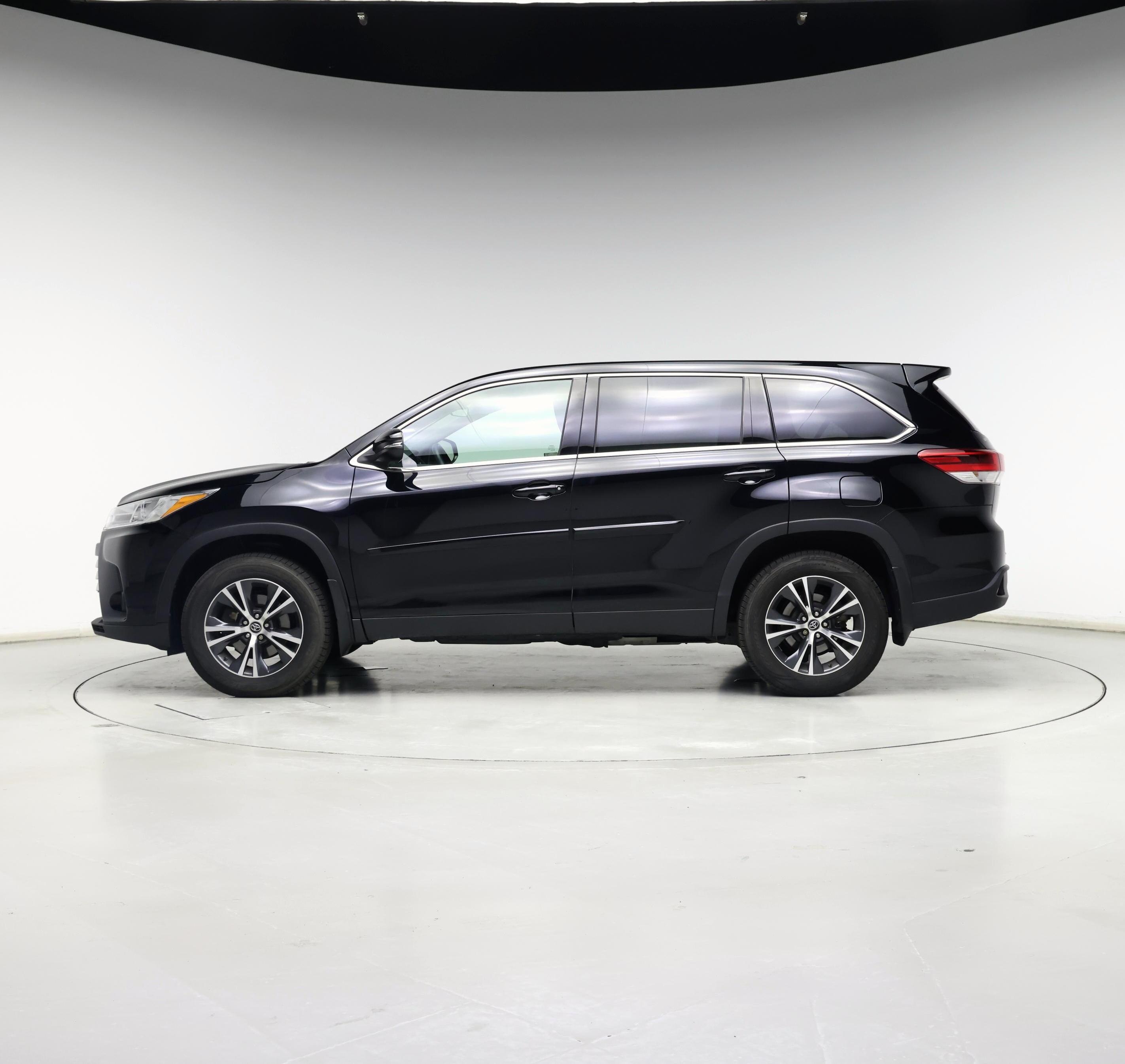 Thumbnail: 2019 Toyota Highlander - 3