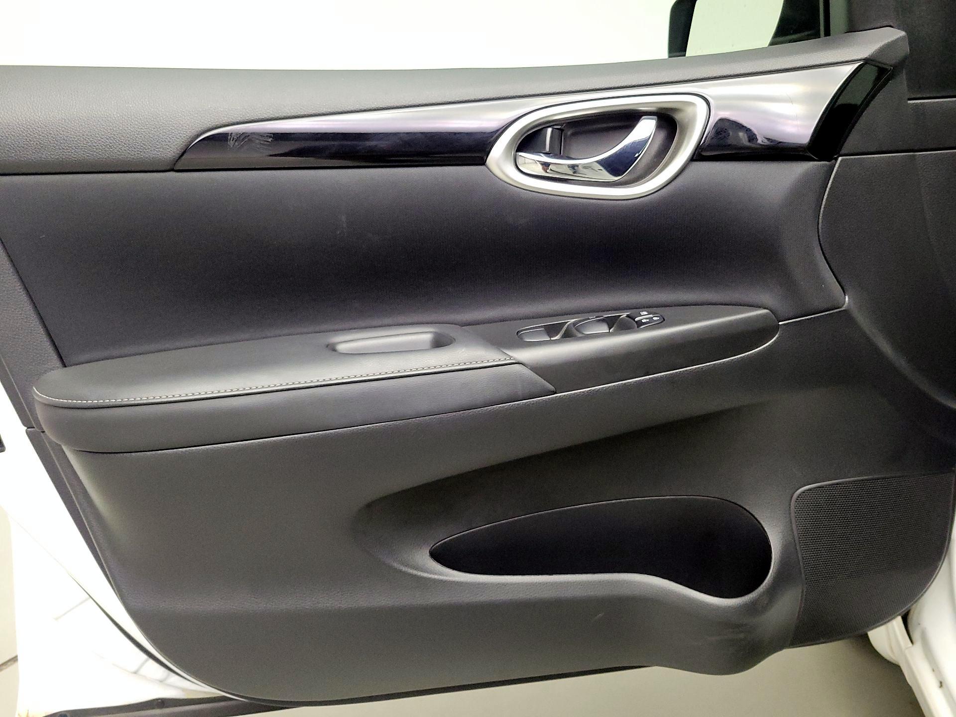 Thumbnail: 2019 Nissan Sentra - 12
