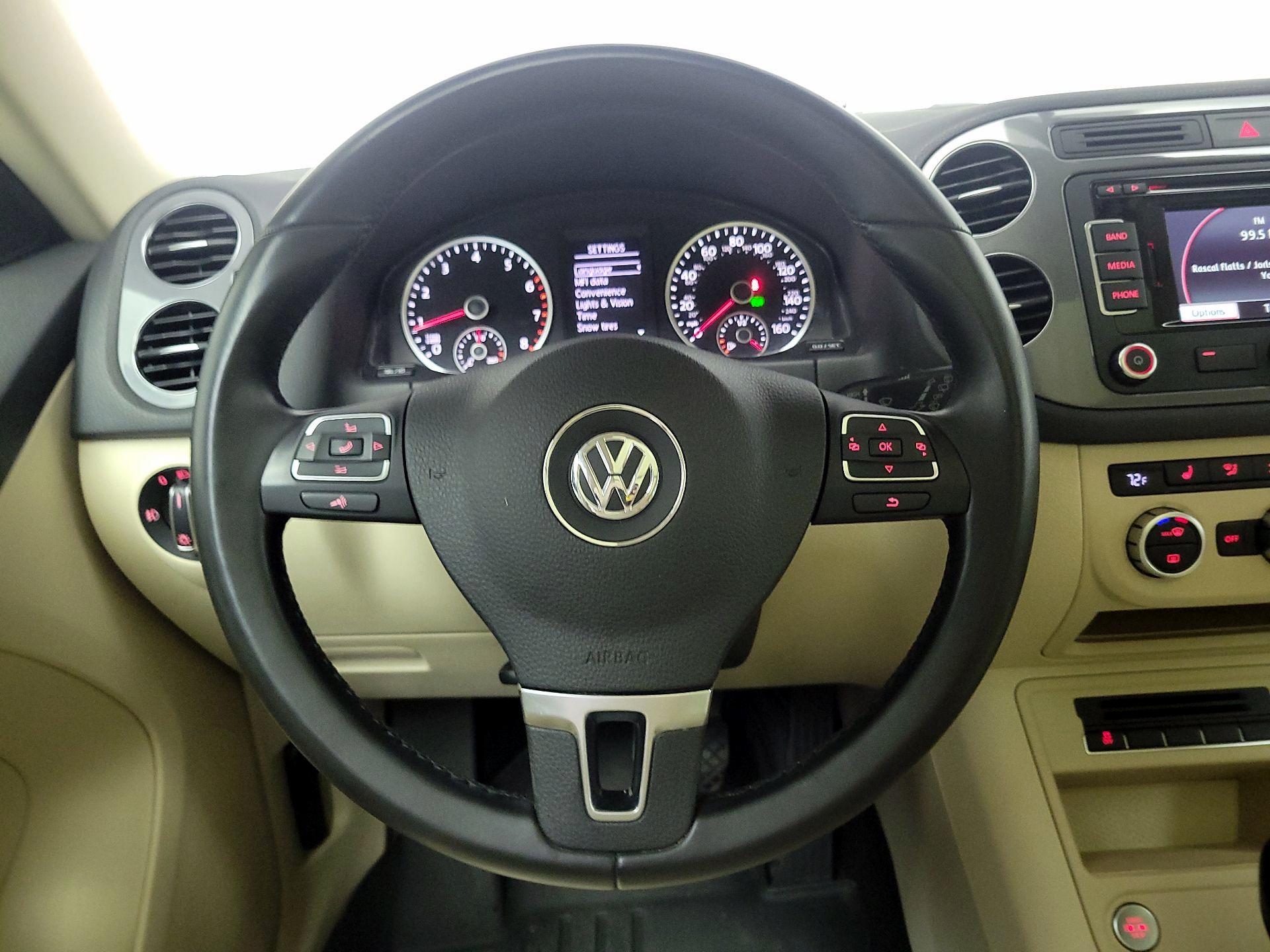 Thumbnail: 2014 Volkswagen Tiguan - 10
