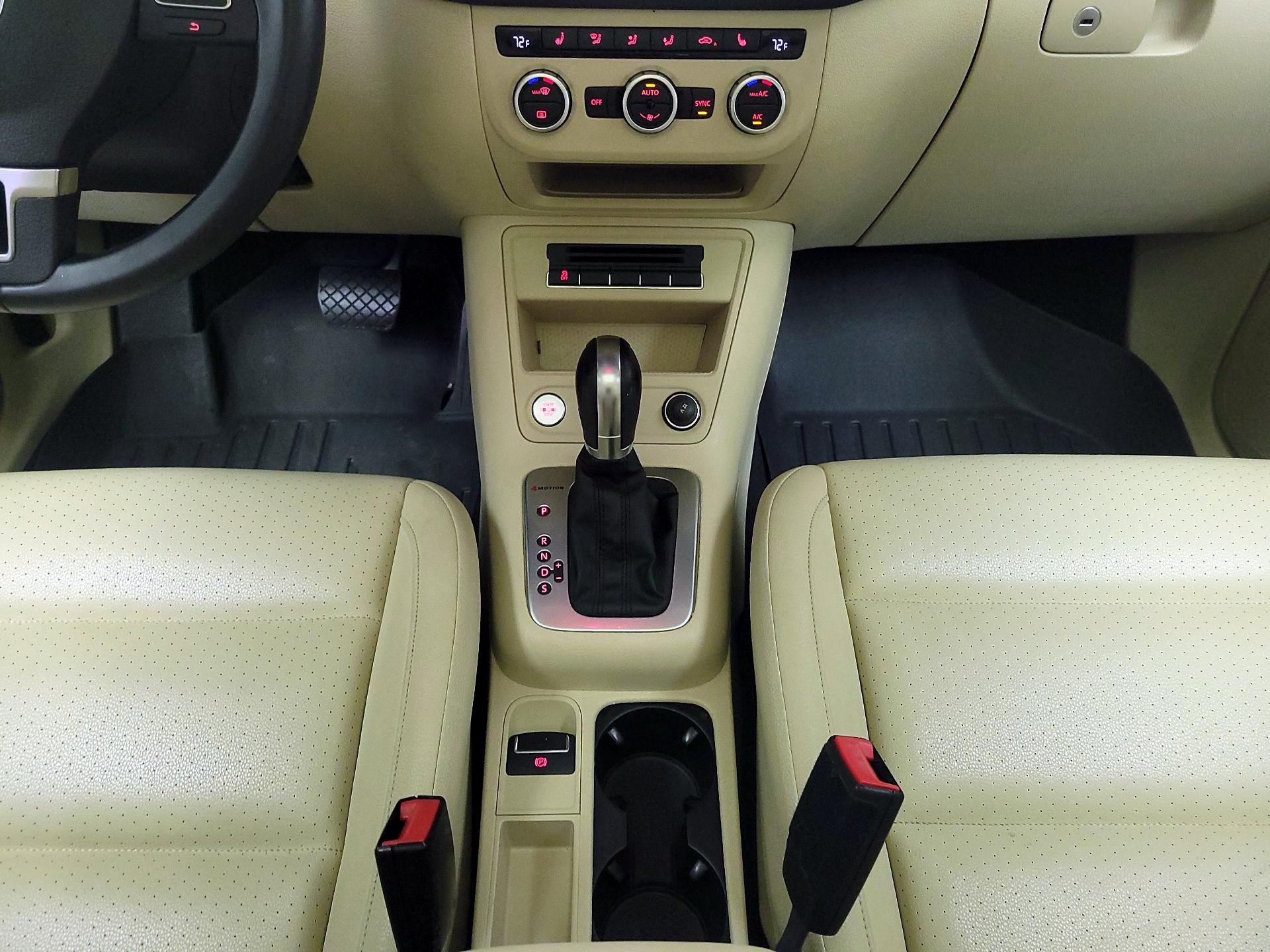 Thumbnail: 2014 Volkswagen Tiguan - 18