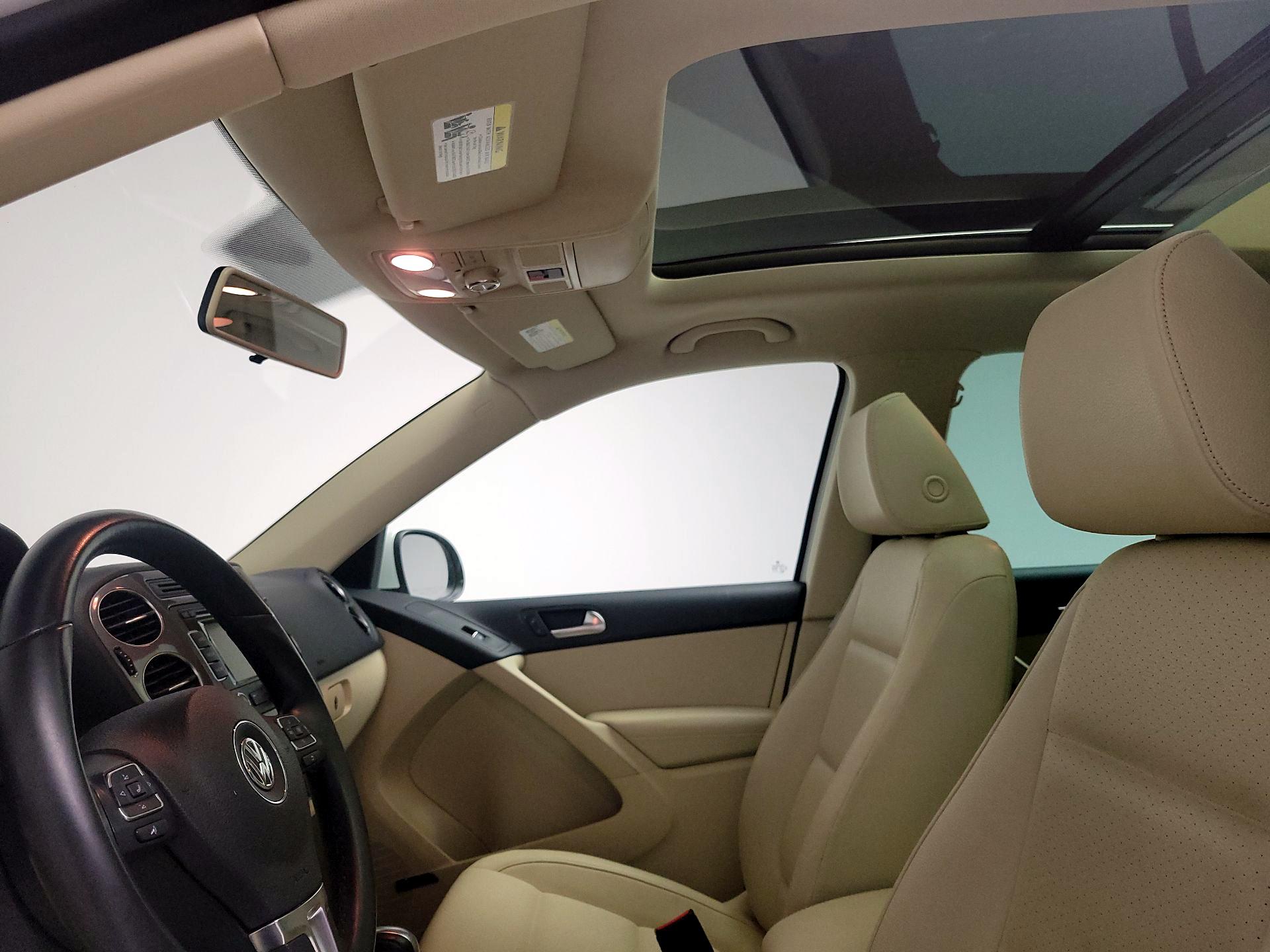 Thumbnail: 2014 Volkswagen Tiguan - 20