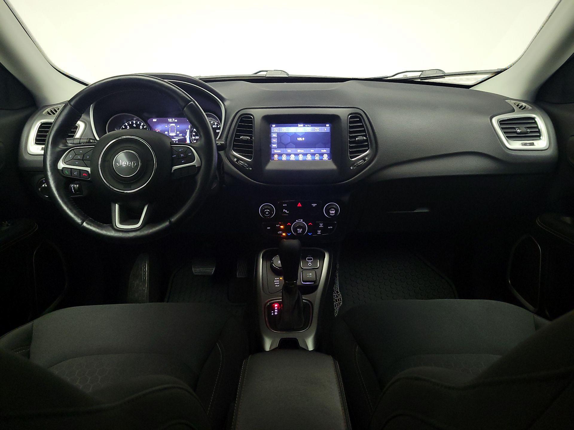 Thumbnail: 2018 Jeep Compass - 9