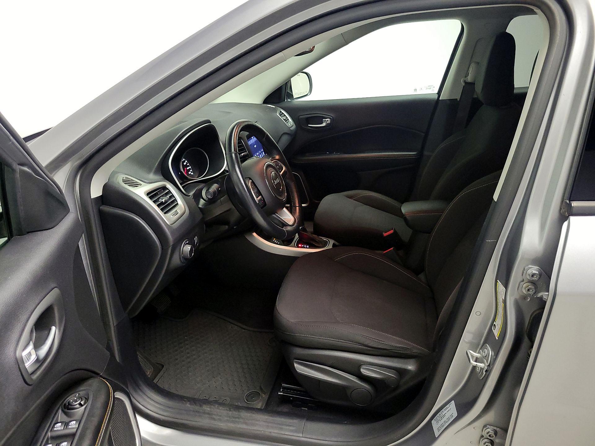 Thumbnail: 2018 Jeep Compass - 11