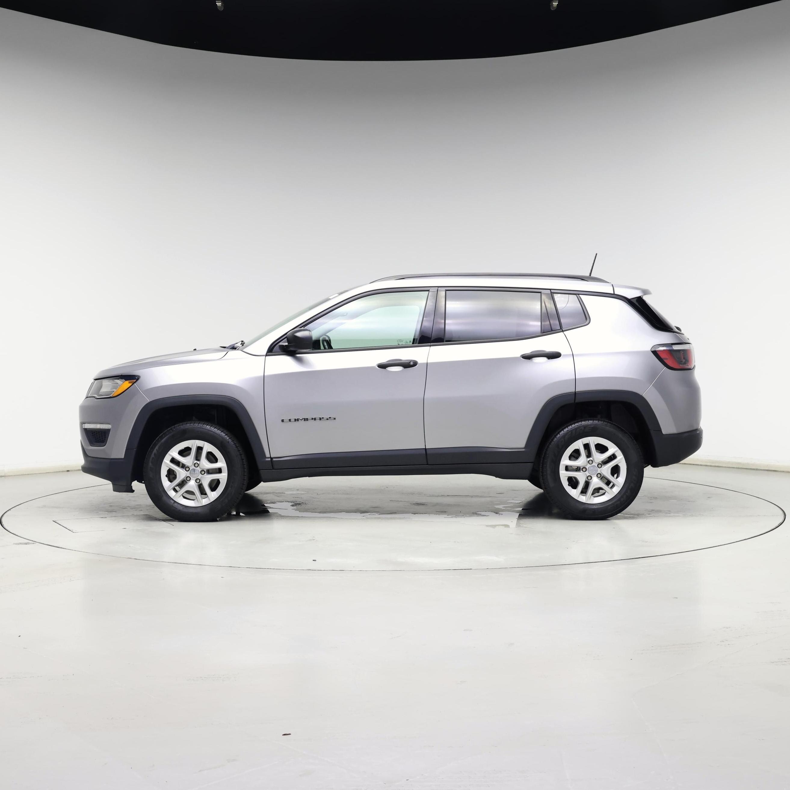 Thumbnail: 2018 Jeep Compass - 3