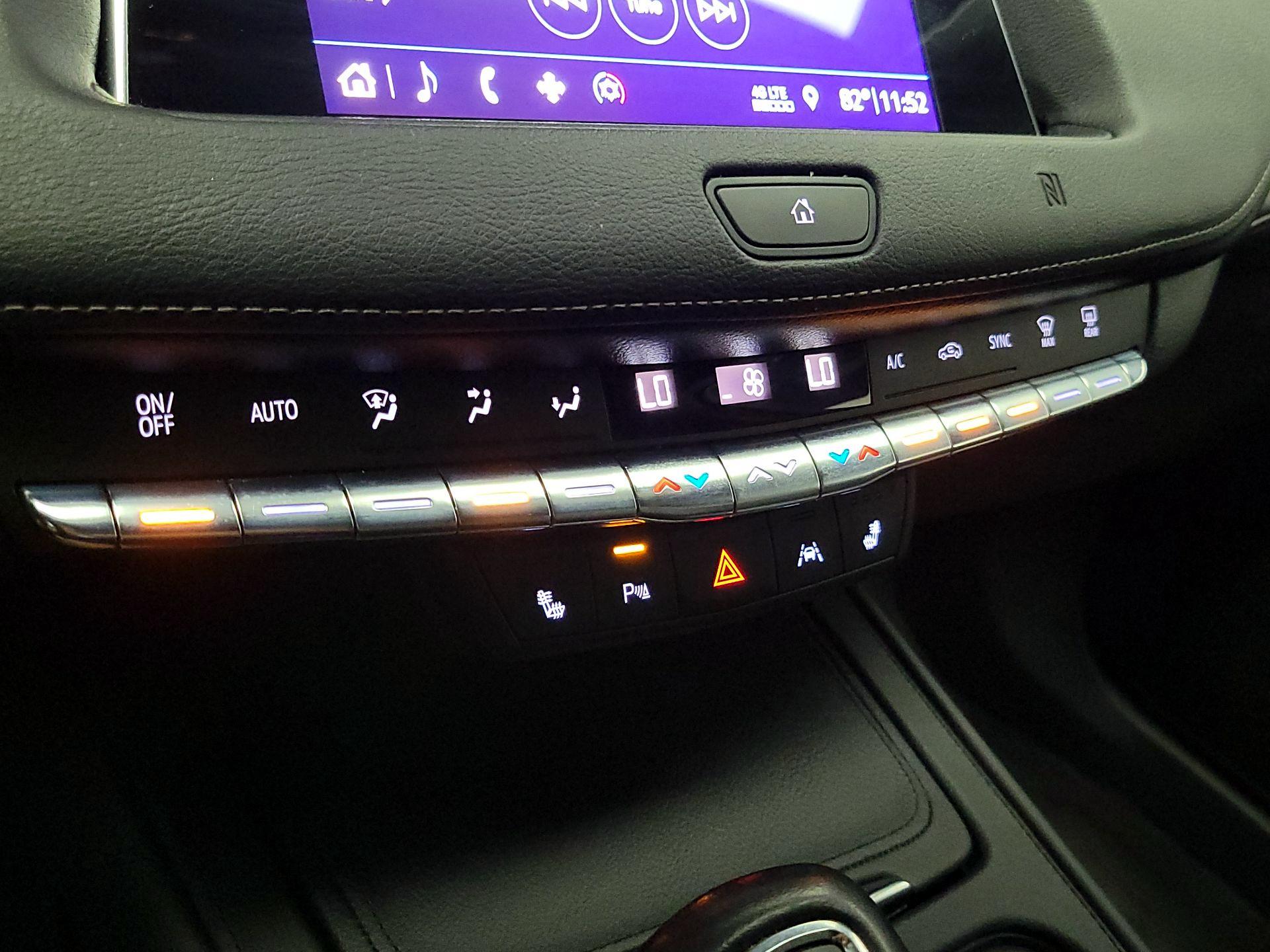 Thumbnail: 2019 Cadillac XT4 - 16