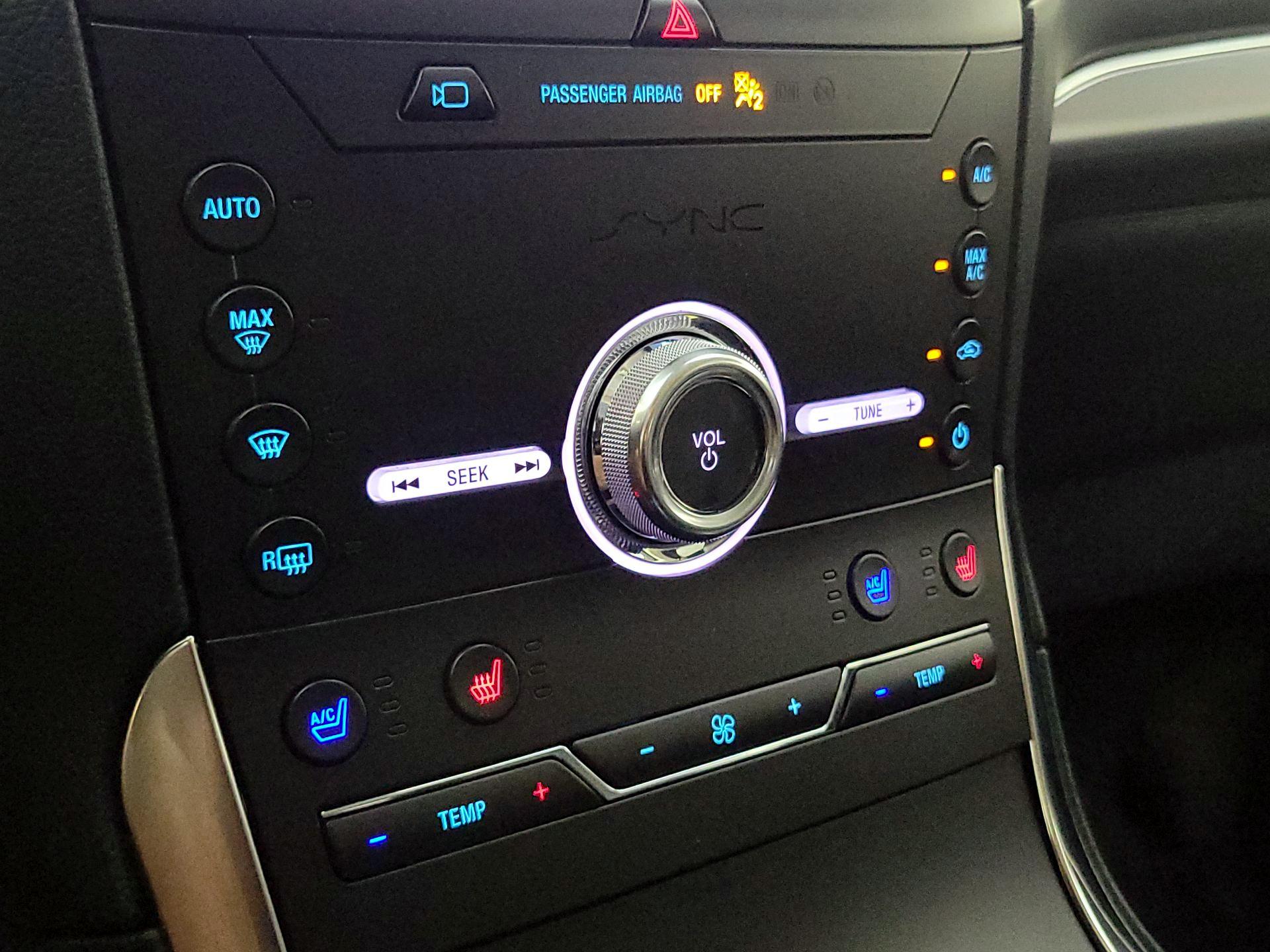 Thumbnail: 2020 Ford Edge - 17