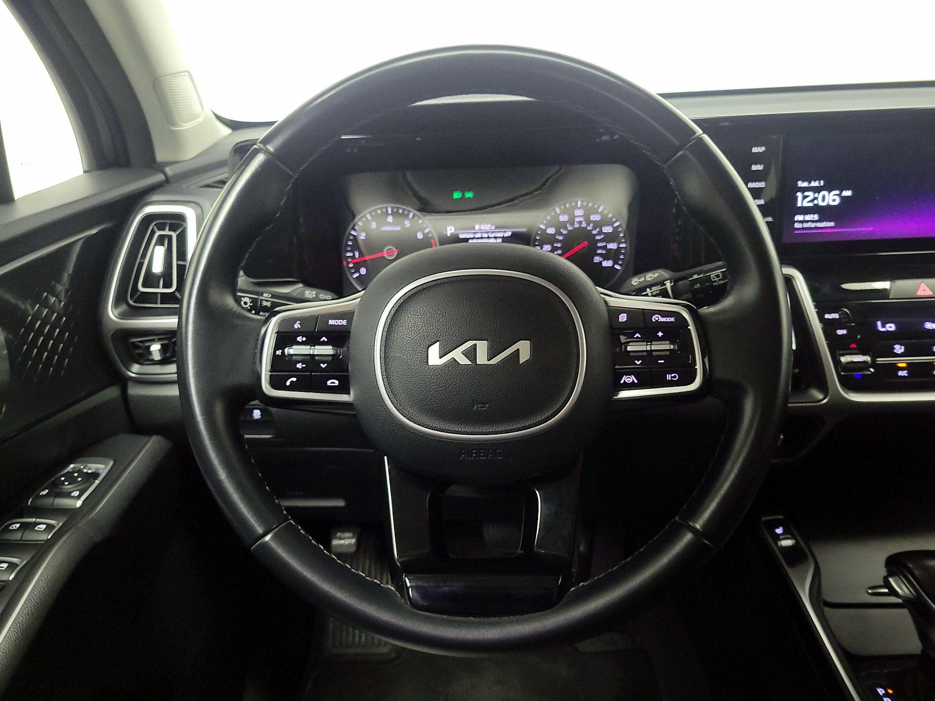 Thumbnail: 2022 Kia Sorento - 10