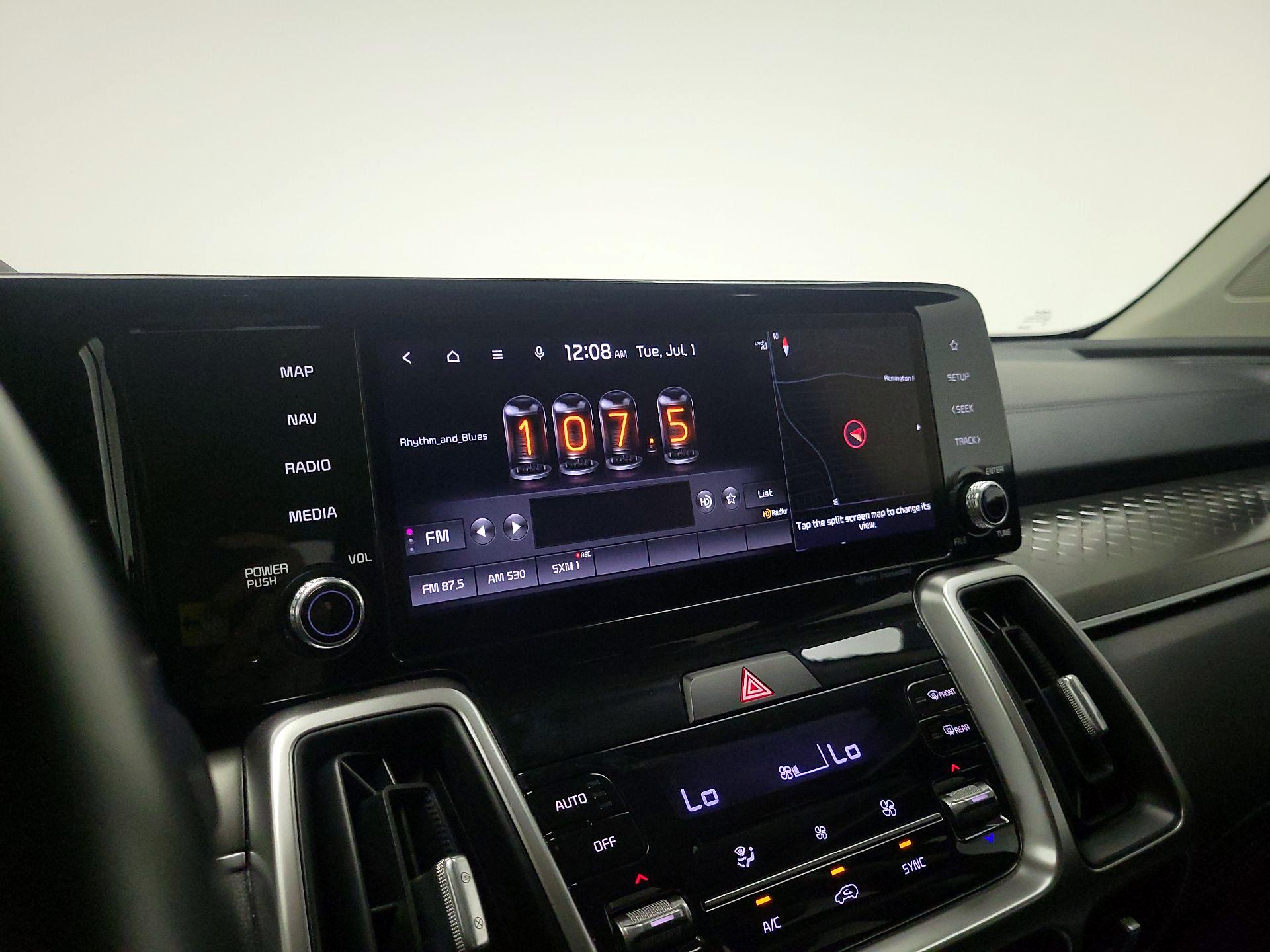 Thumbnail: 2022 Kia Sorento - 16