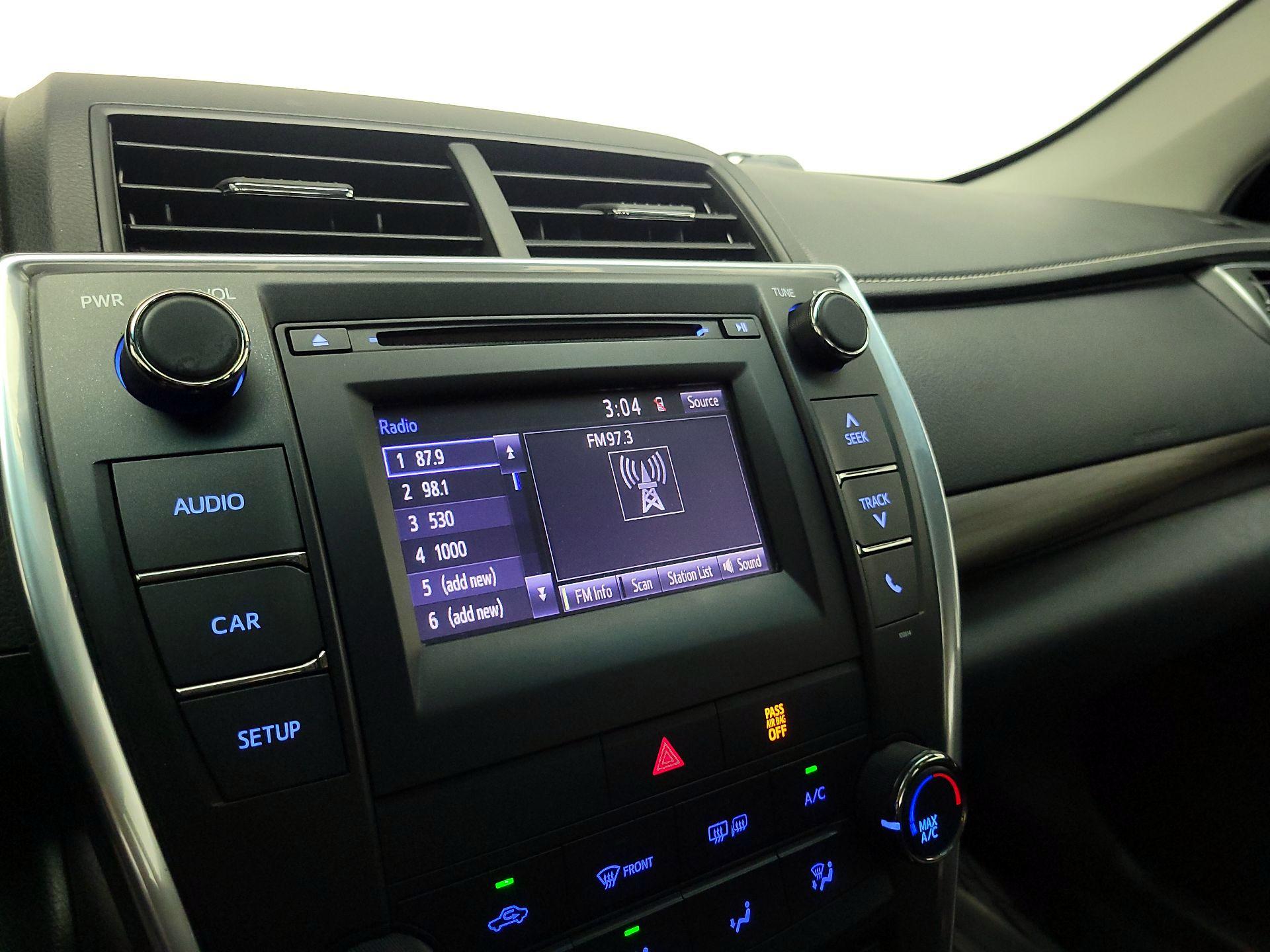 Thumbnail: 2016 Toyota Camry - 15