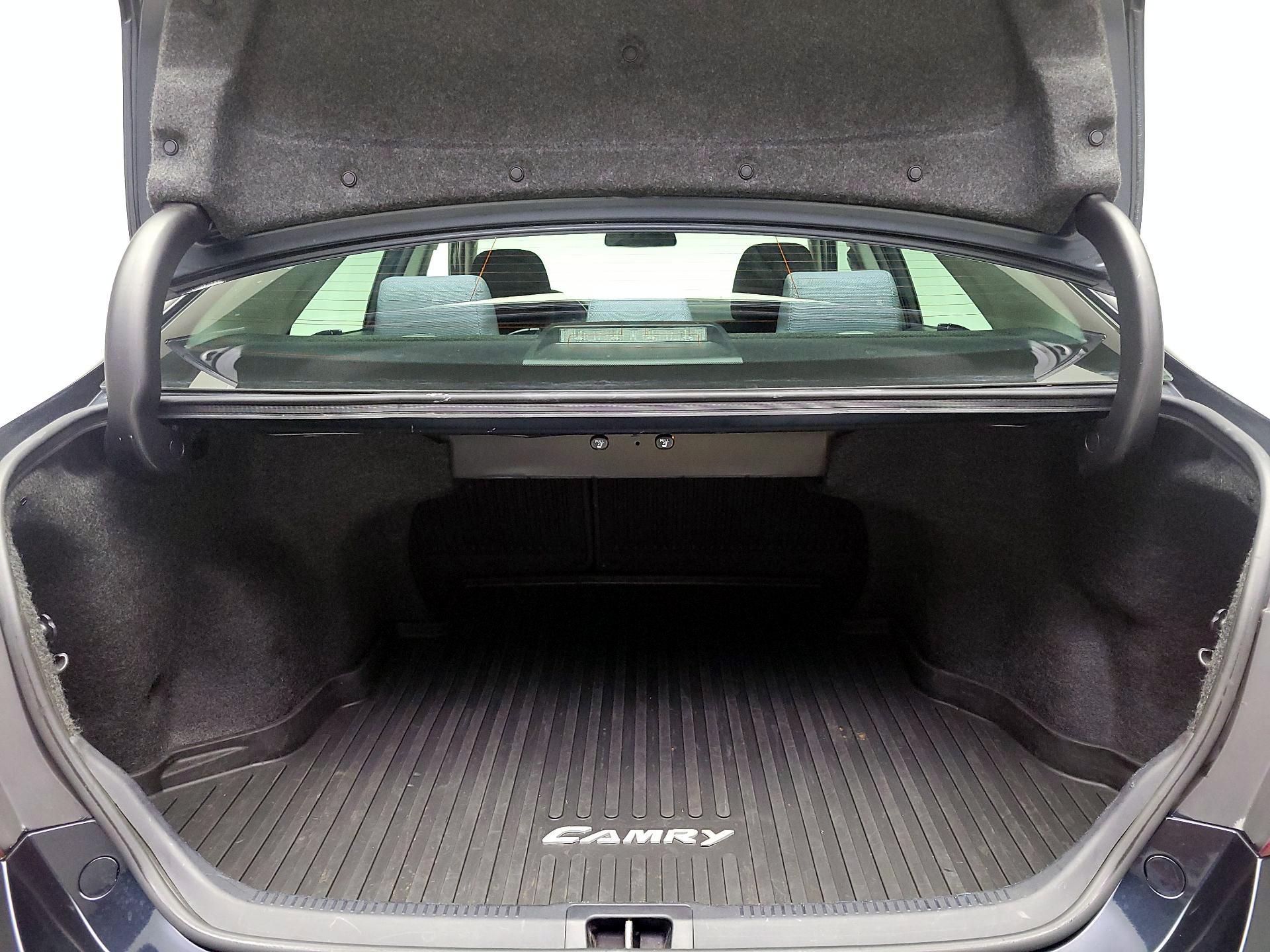 Thumbnail: 2016 Toyota Camry - 20
