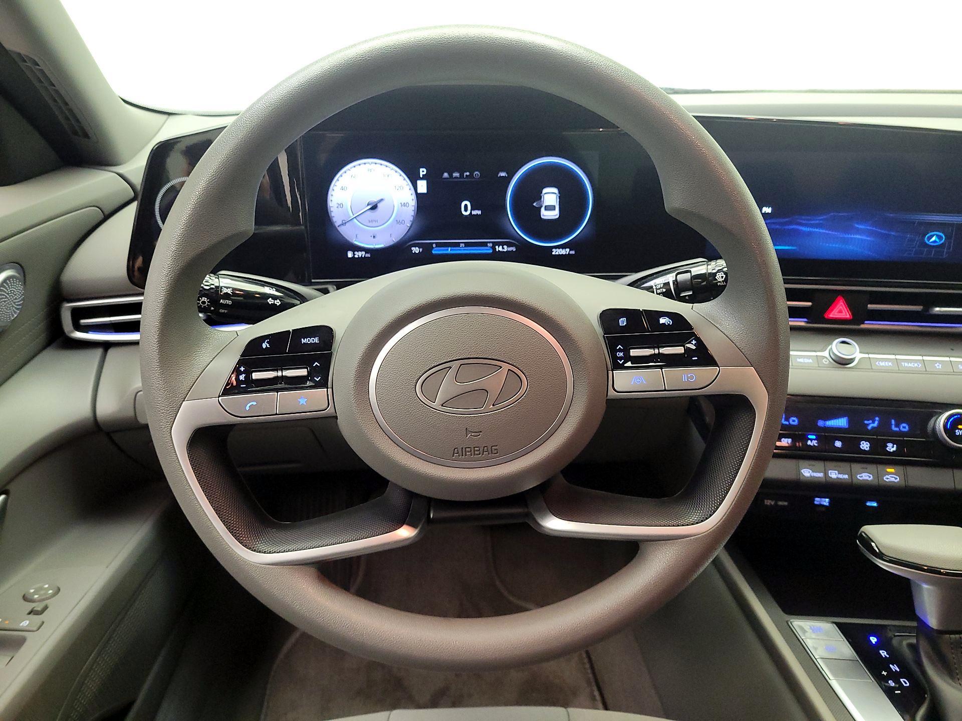 Thumbnail: 2024 Hyundai Elantra - 10
