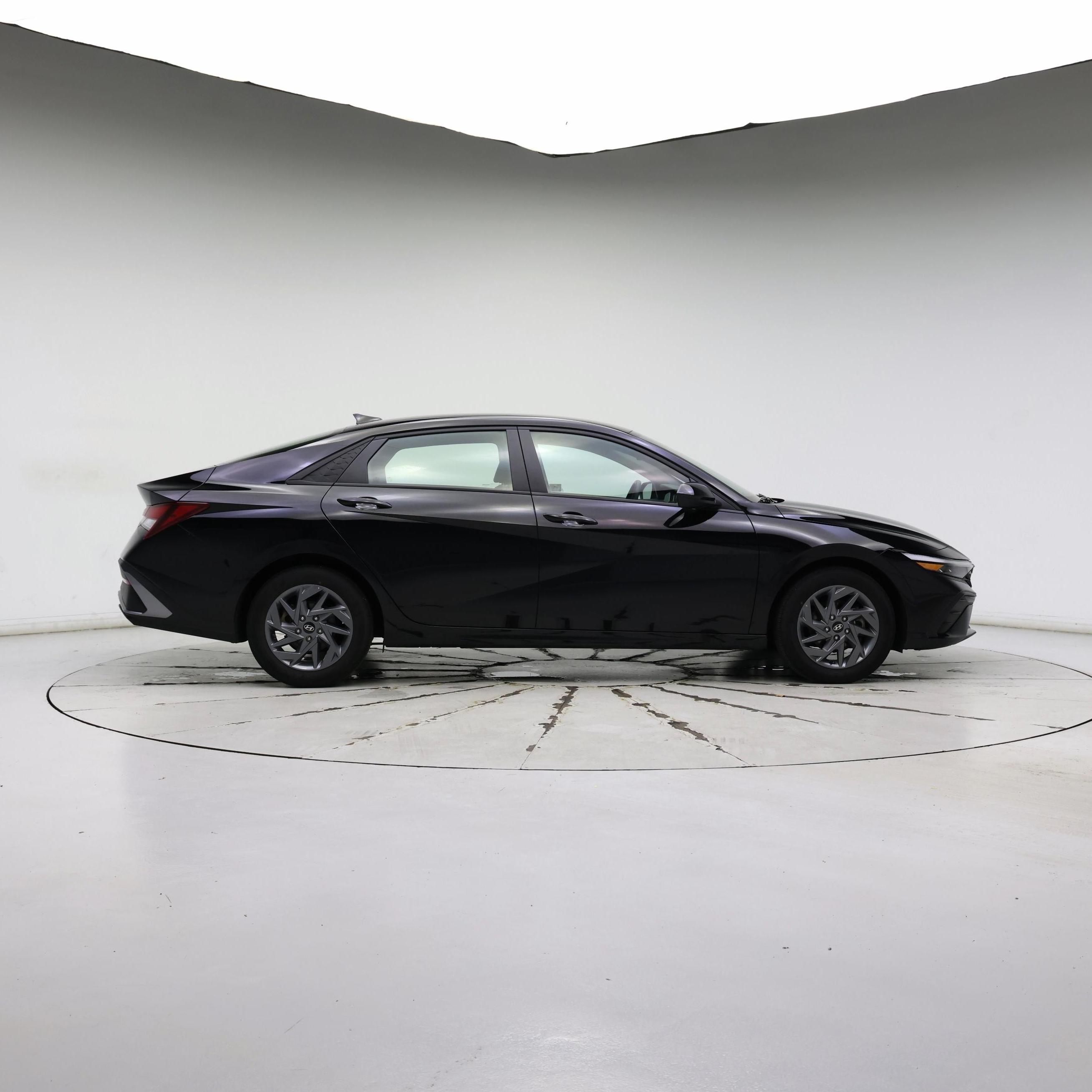 Thumbnail: 2024 Hyundai Elantra - 7