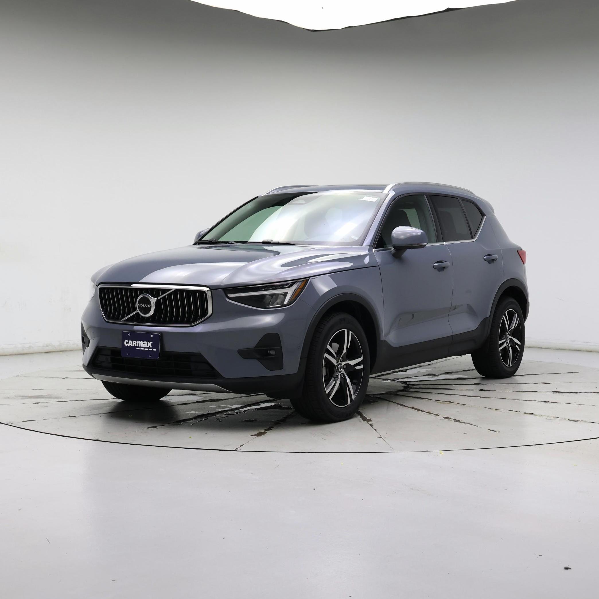 Thumbnail: 2023 Volvo XC40 - 4