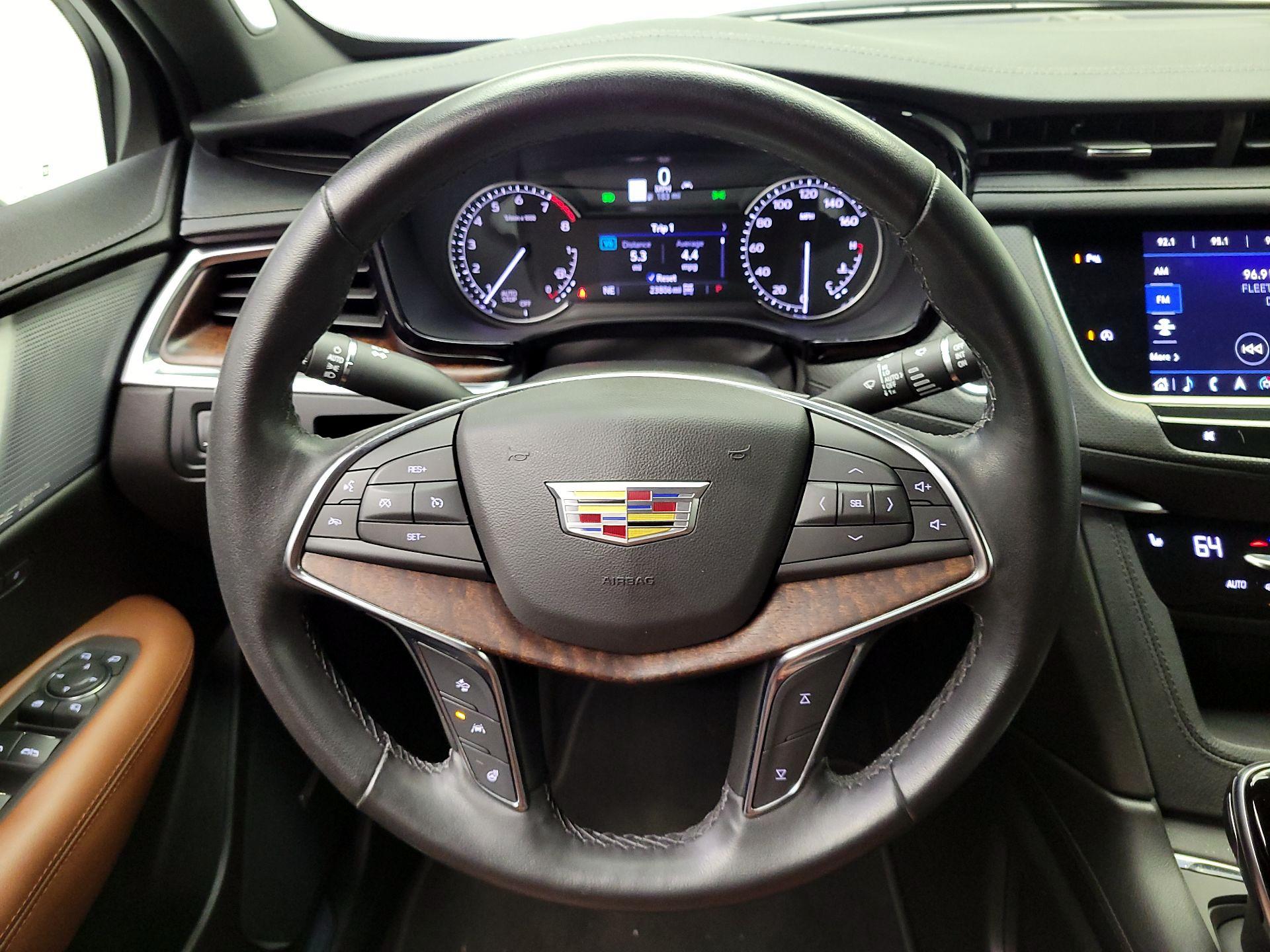 Thumbnail: 2021 Cadillac XT5 - 10