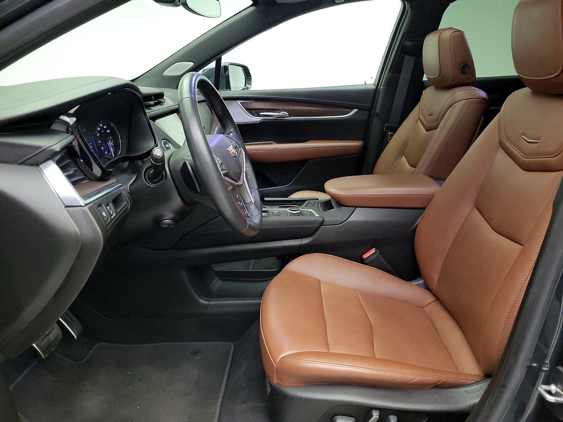 Thumbnail: 2021 Cadillac XT5 - 11