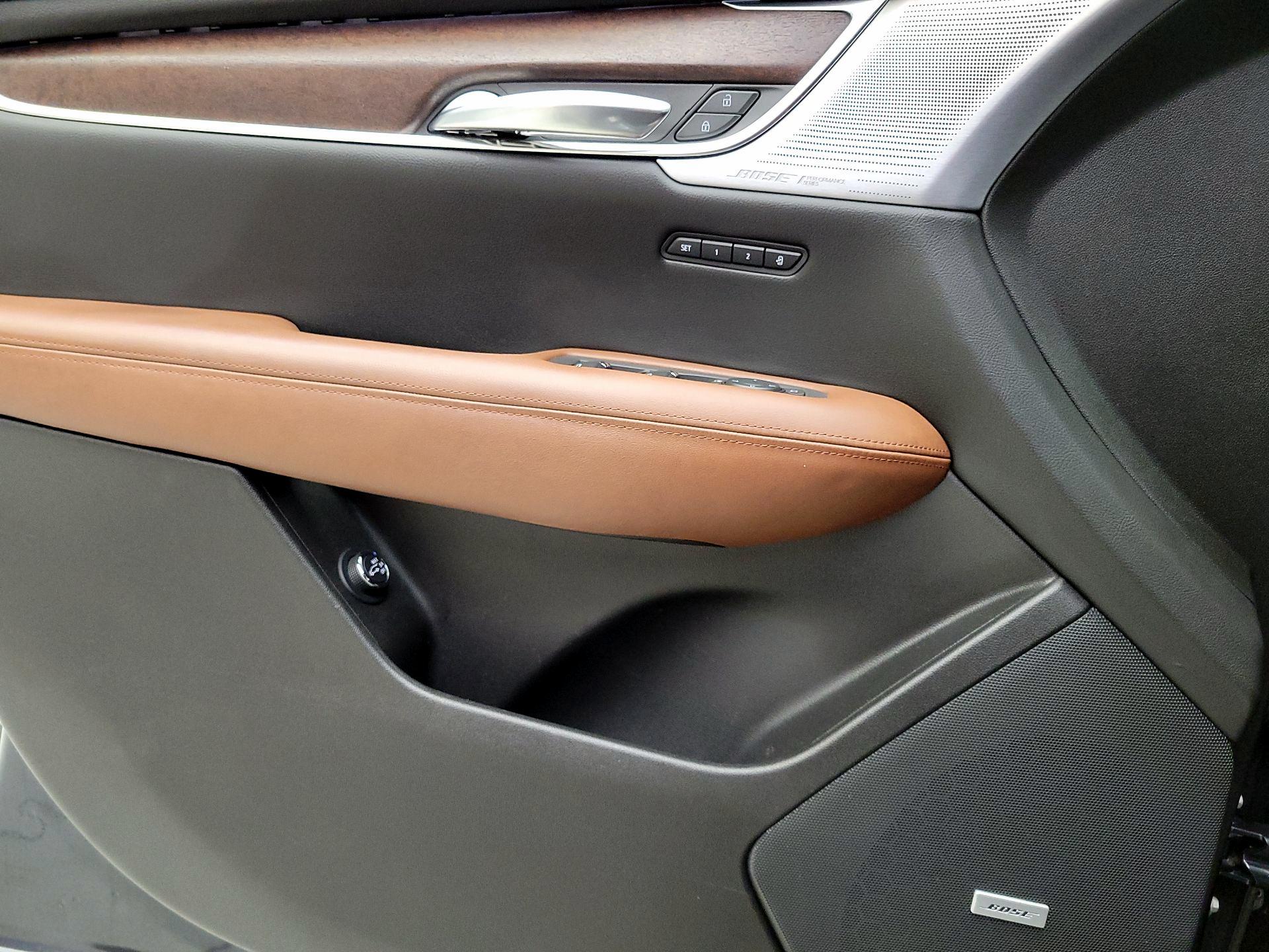Thumbnail: 2021 Cadillac XT5 - 12