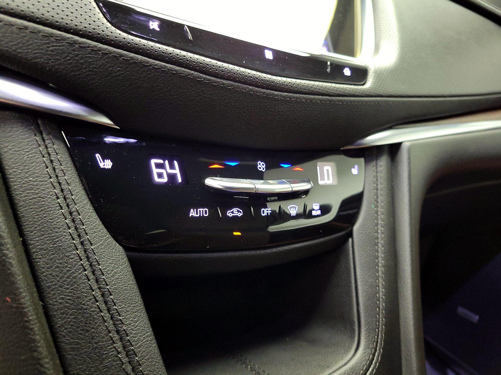 Thumbnail: 2021 Cadillac XT5 - 15