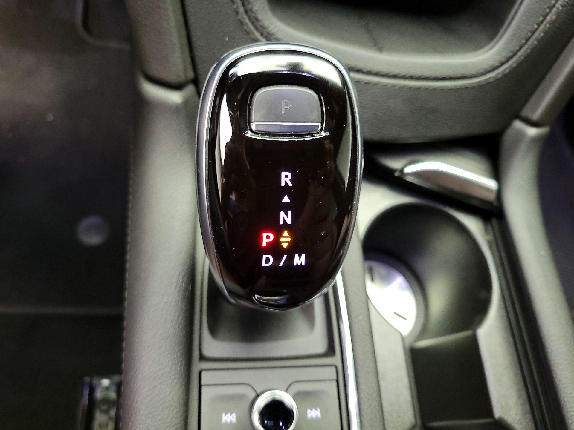 Thumbnail: 2021 Cadillac XT5 - 16