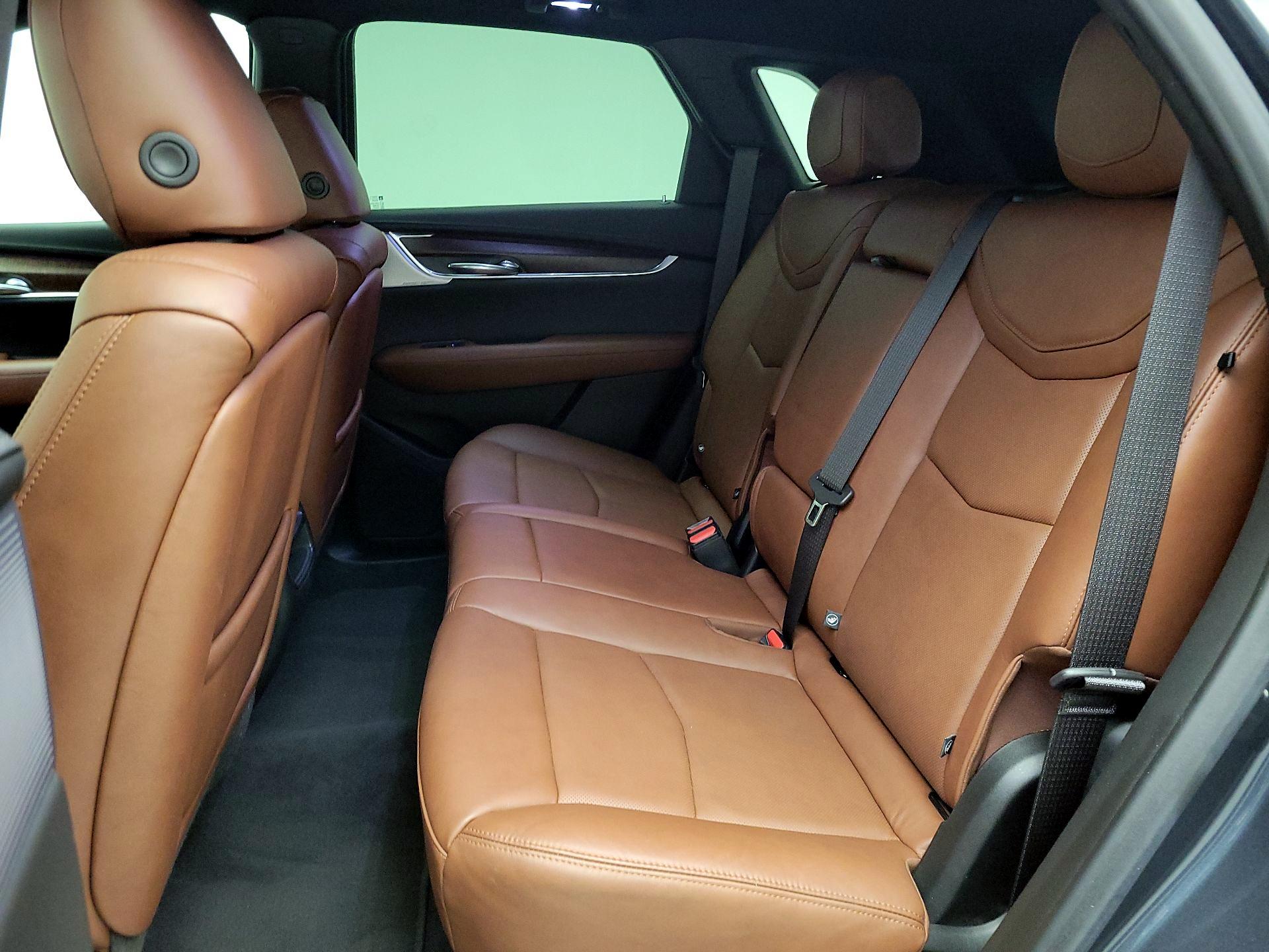 Thumbnail: 2021 Cadillac XT5 - 19