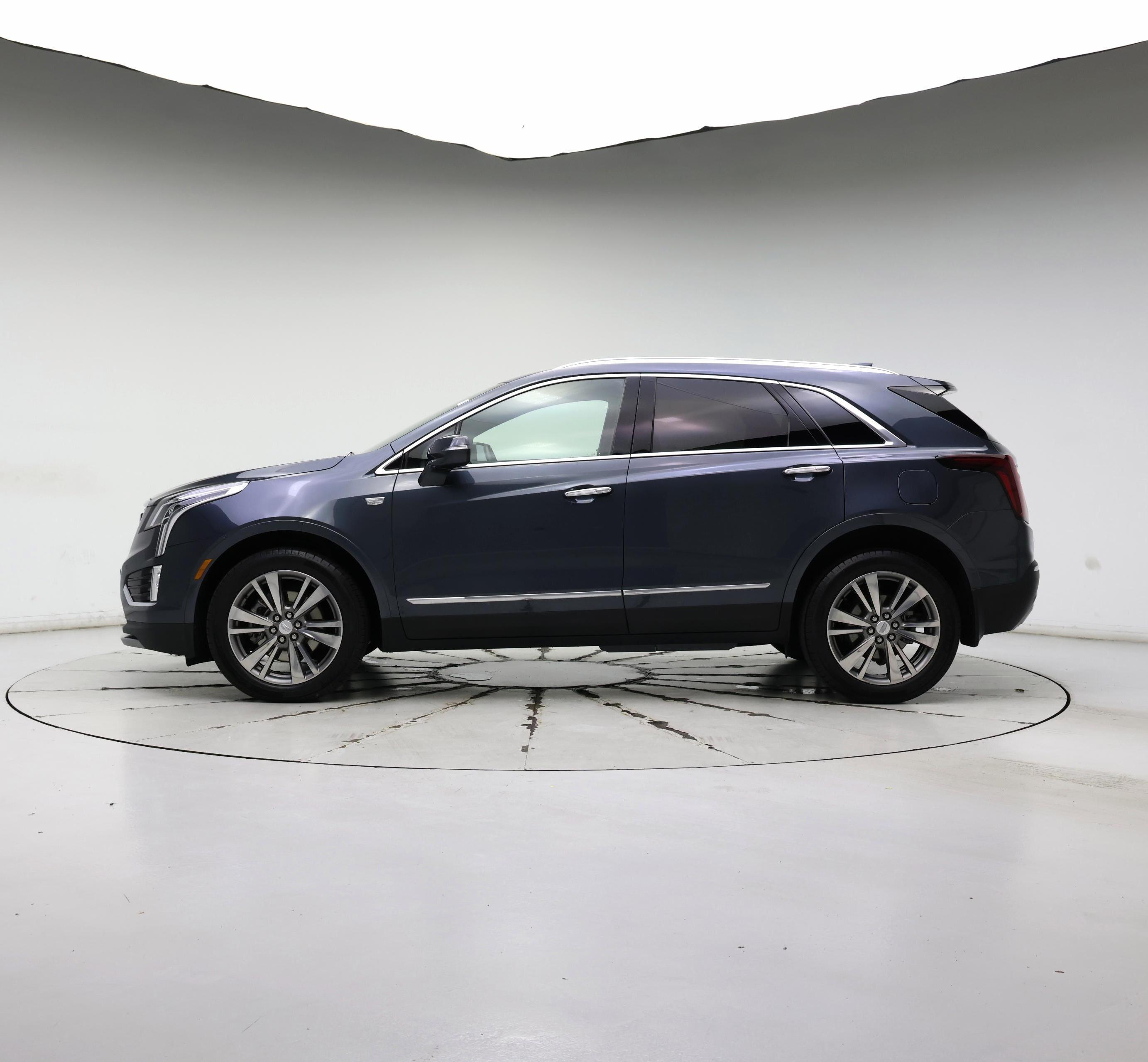 Thumbnail: 2021 Cadillac XT5 - 3