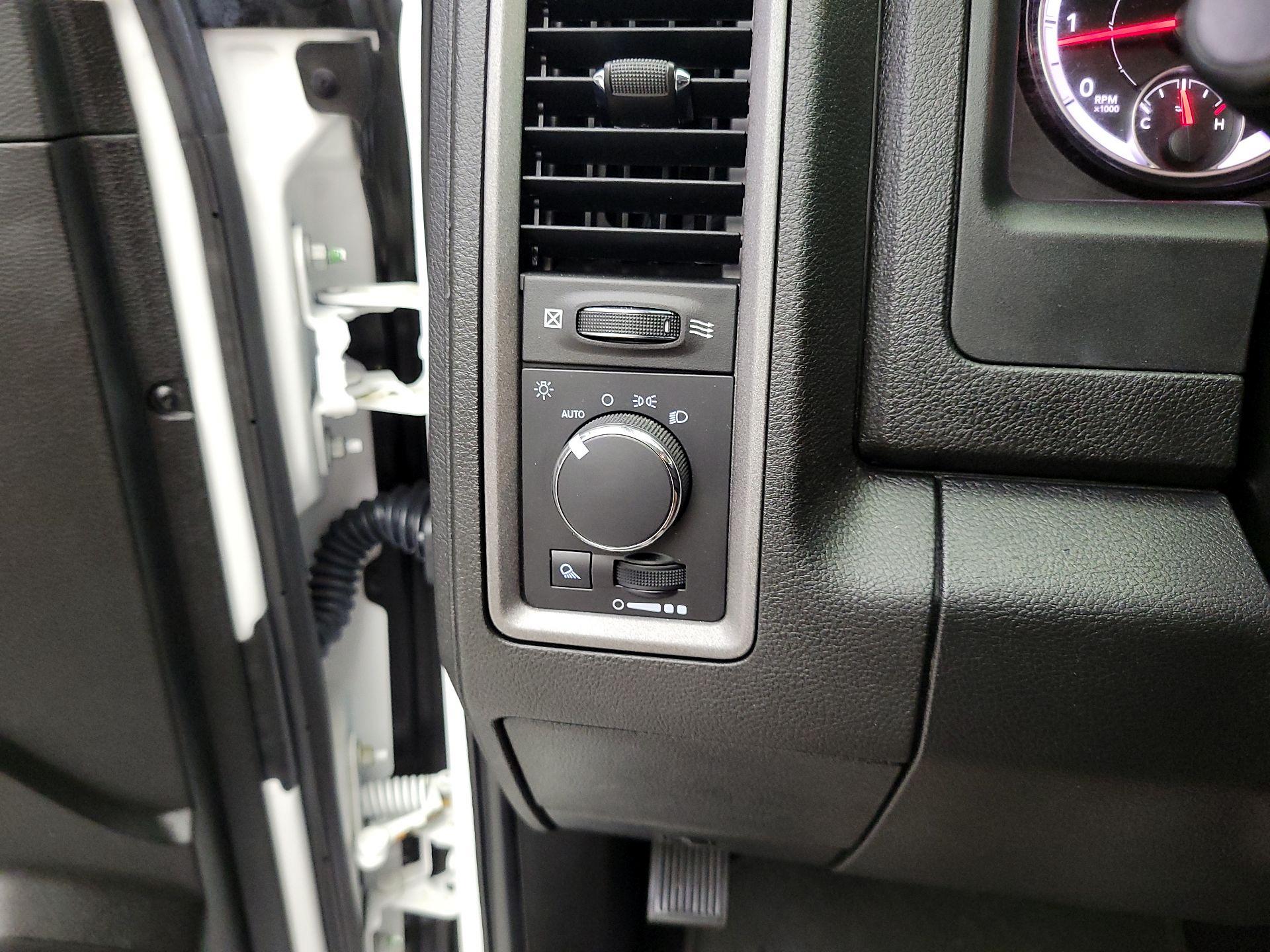 Thumbnail: 2022 RAM 1500 Classic - 13